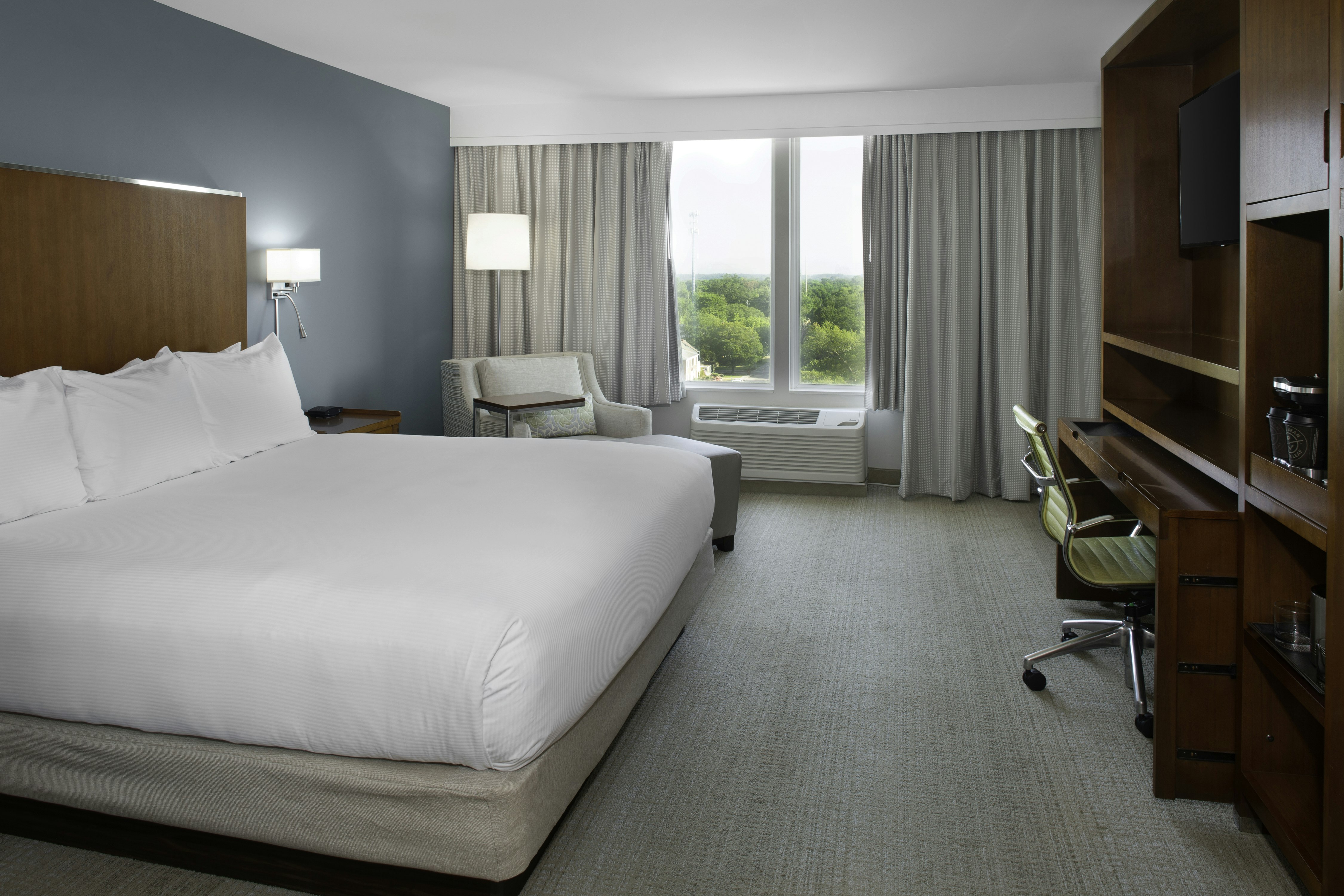 DoubleTree by Hilton Biloxi