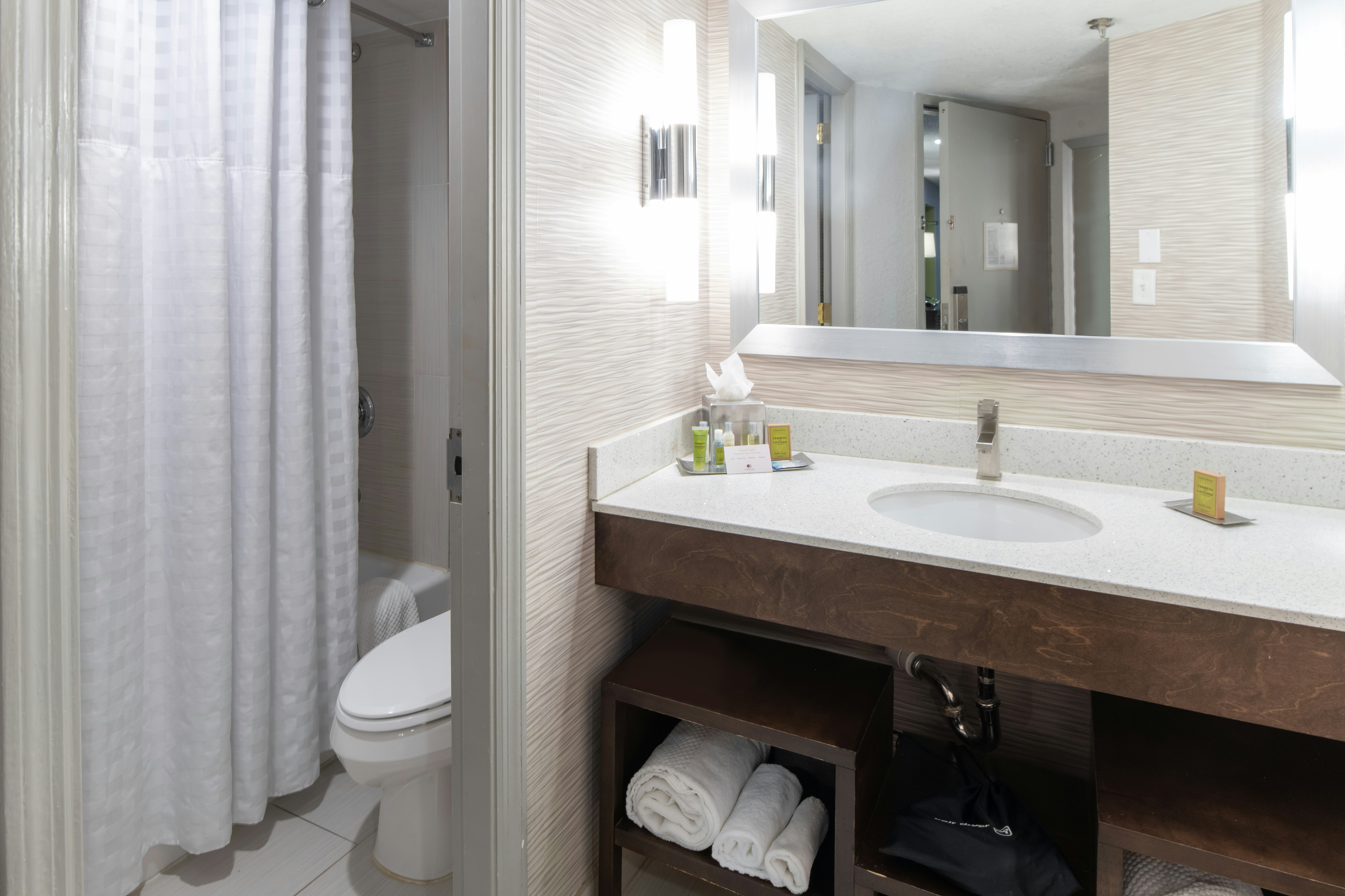 DoubleTree by Hilton Jacksonville Airport