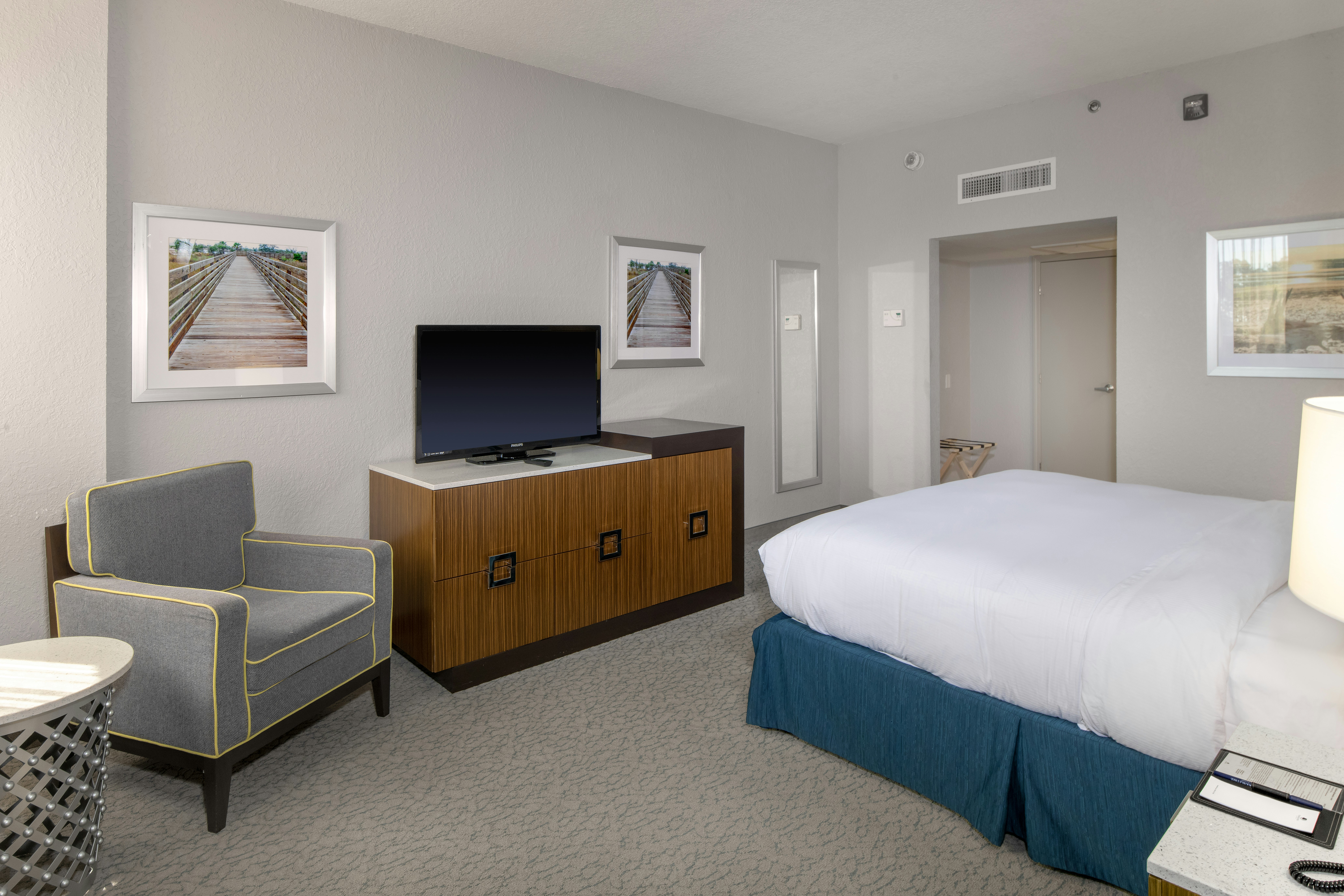 1 KING BED