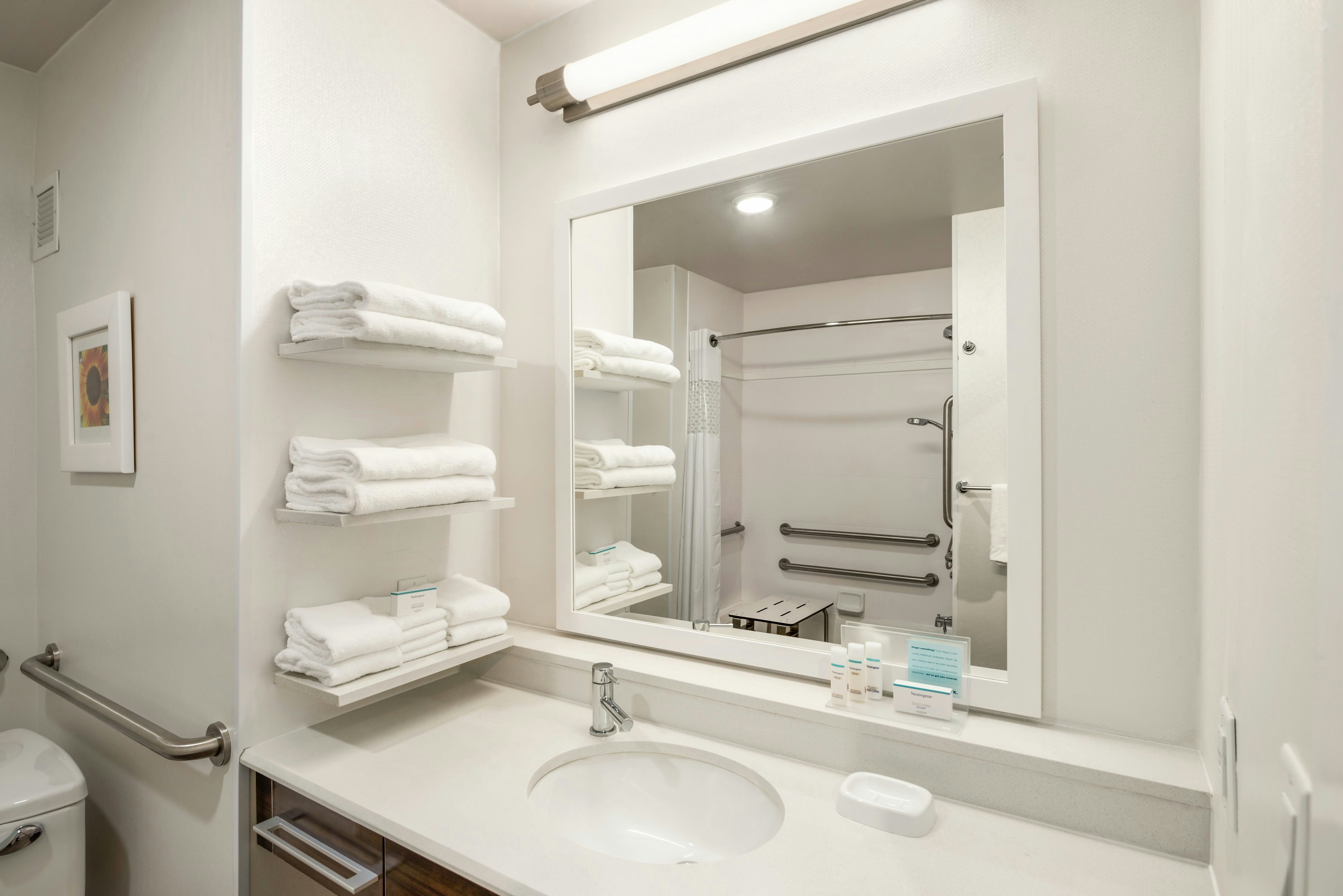 1 KING STUDI SUITE ACC TUB