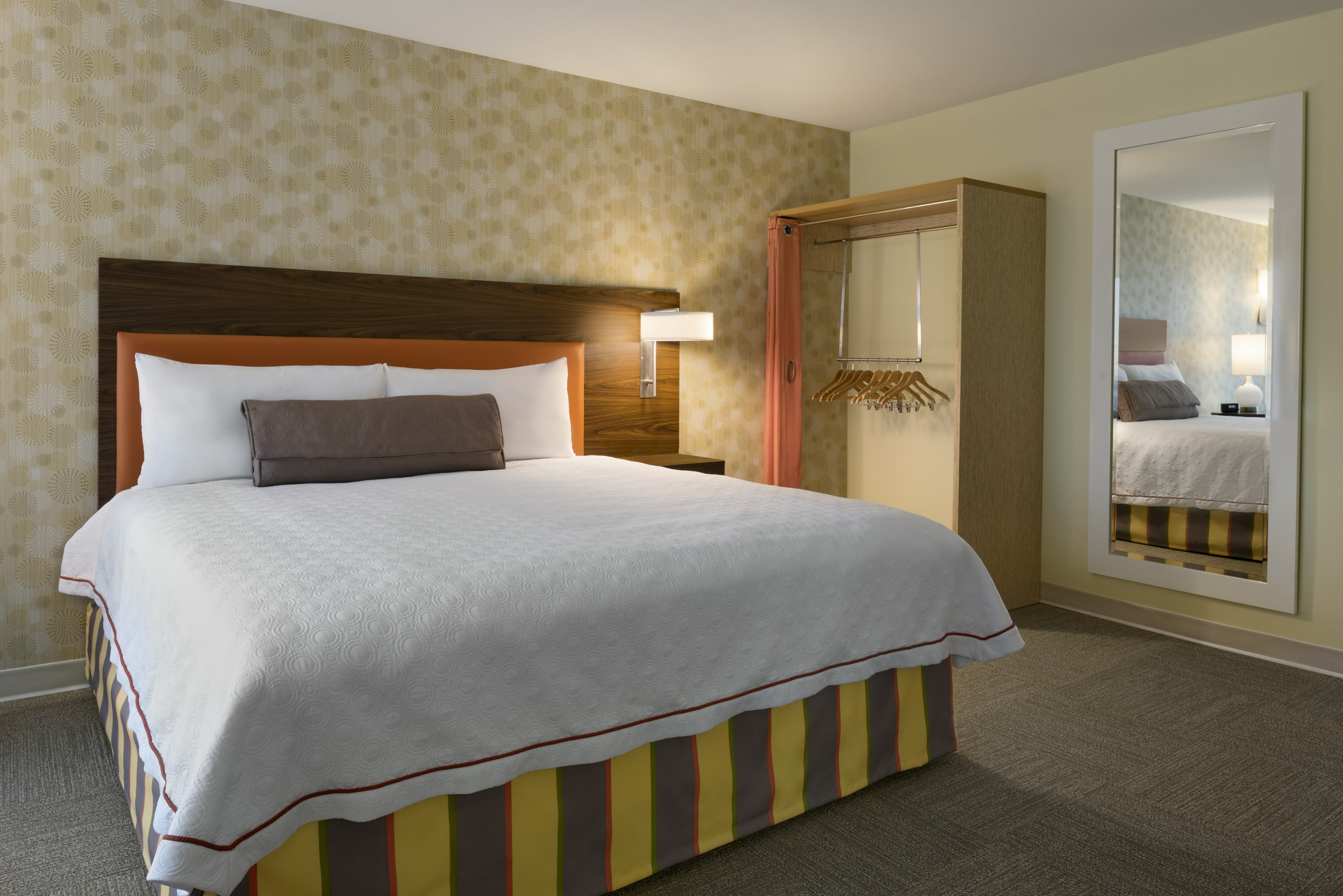 1 KING 1BDRM SUITE NONSMOK