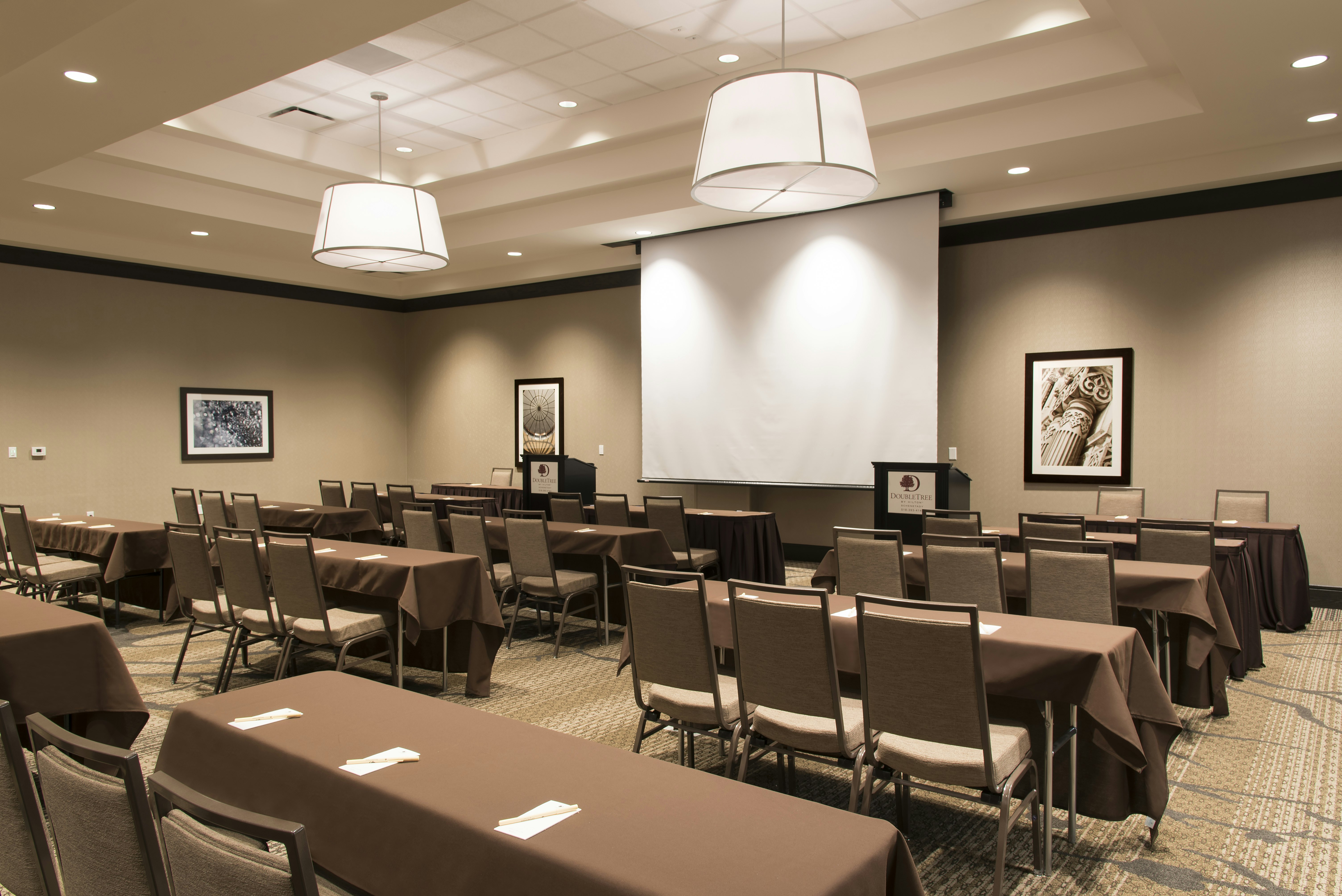 DoubleTree by Hilton Schenectady Downtown