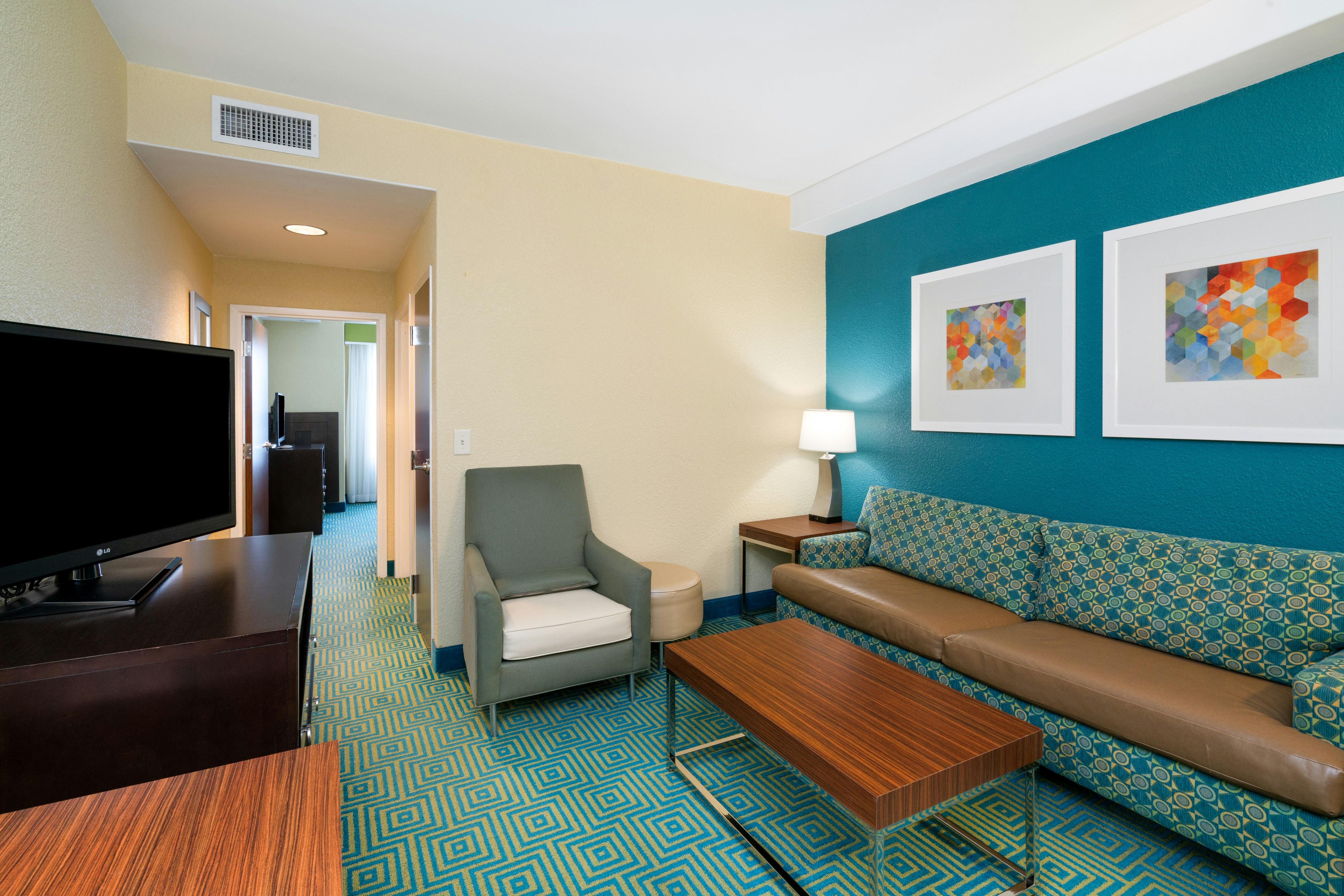 1 KING BED 1 BEDROOM SUITE