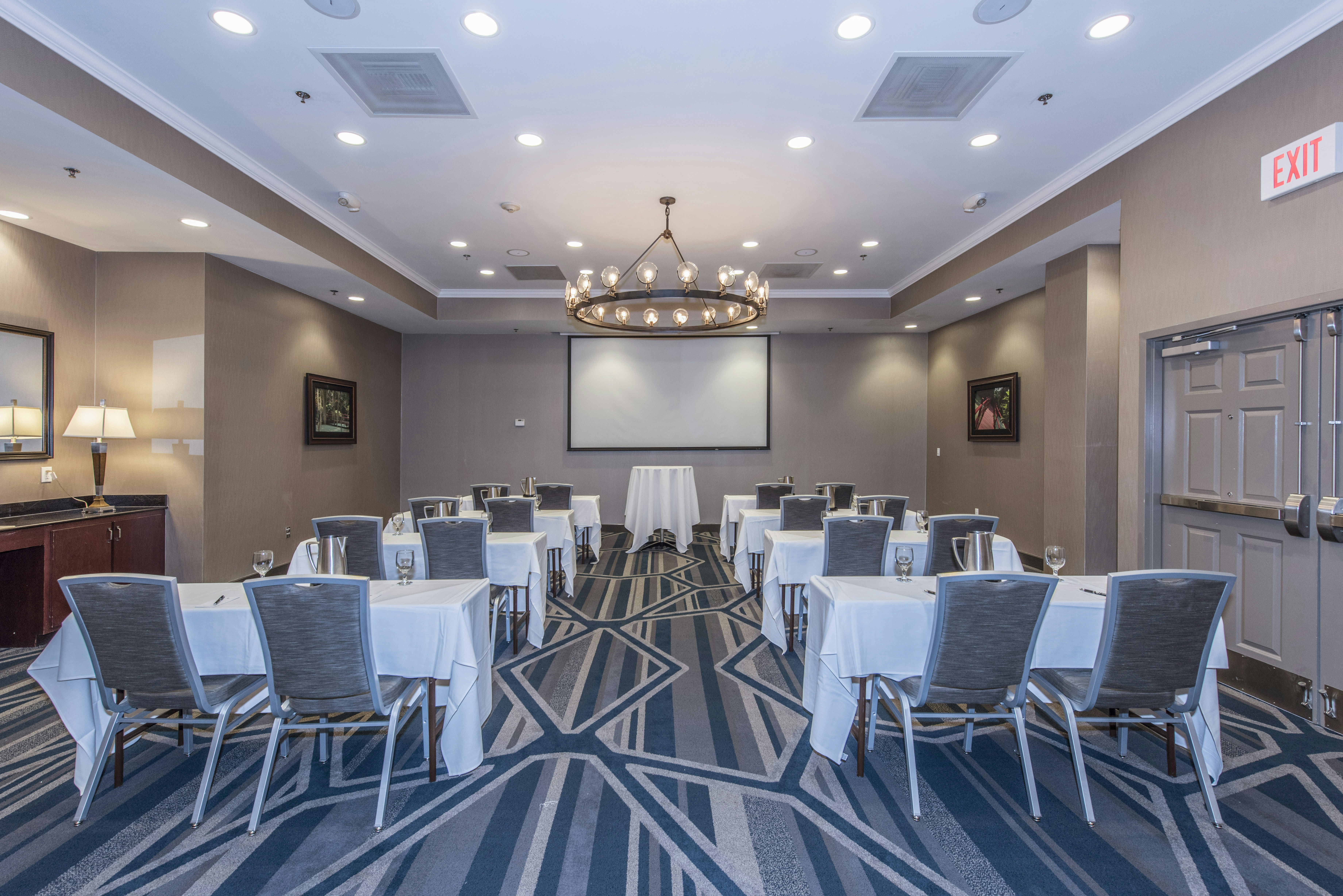 DoubleTree by Hilton North Charleston Convention Center