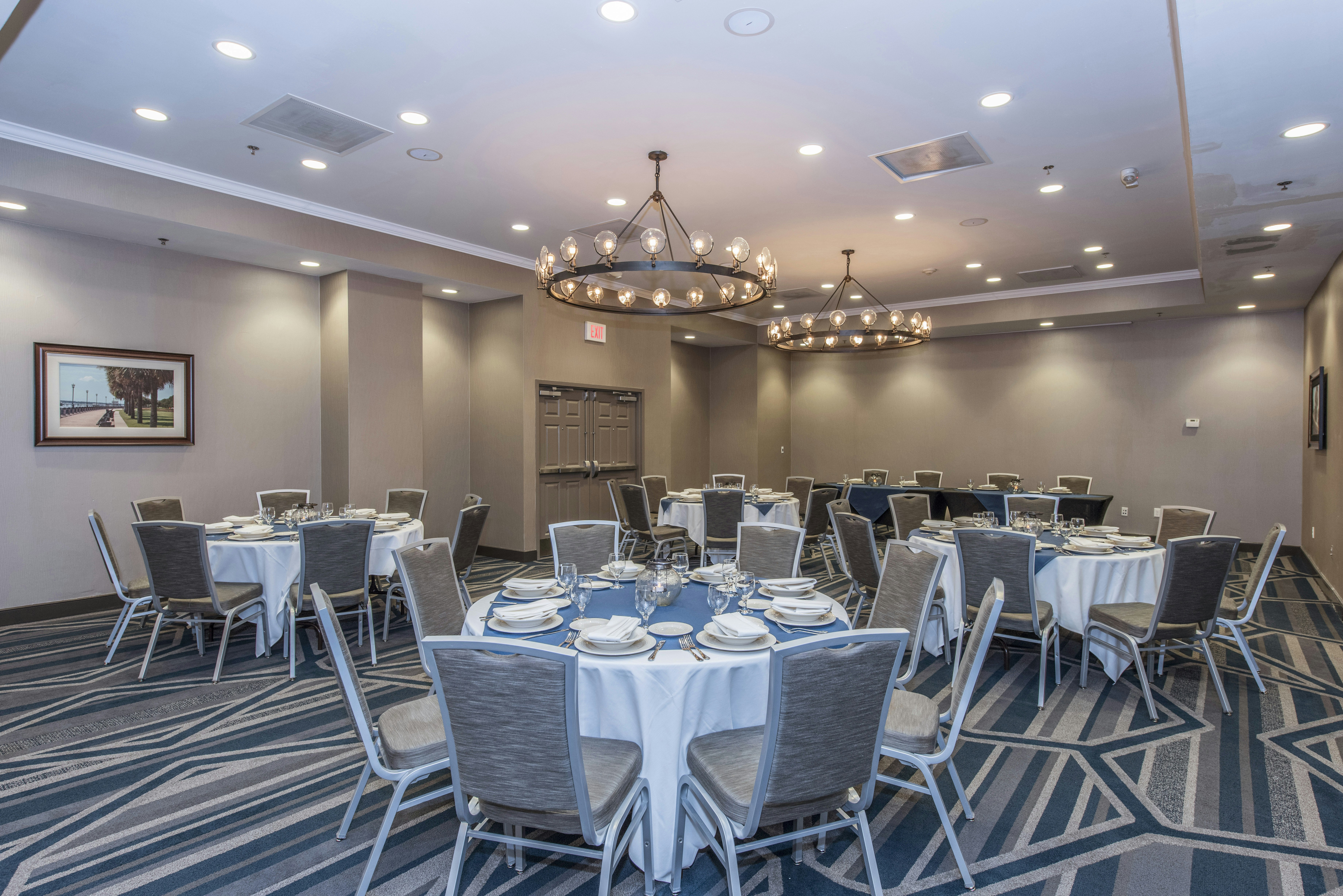 DoubleTree by Hilton North Charleston Convention Center