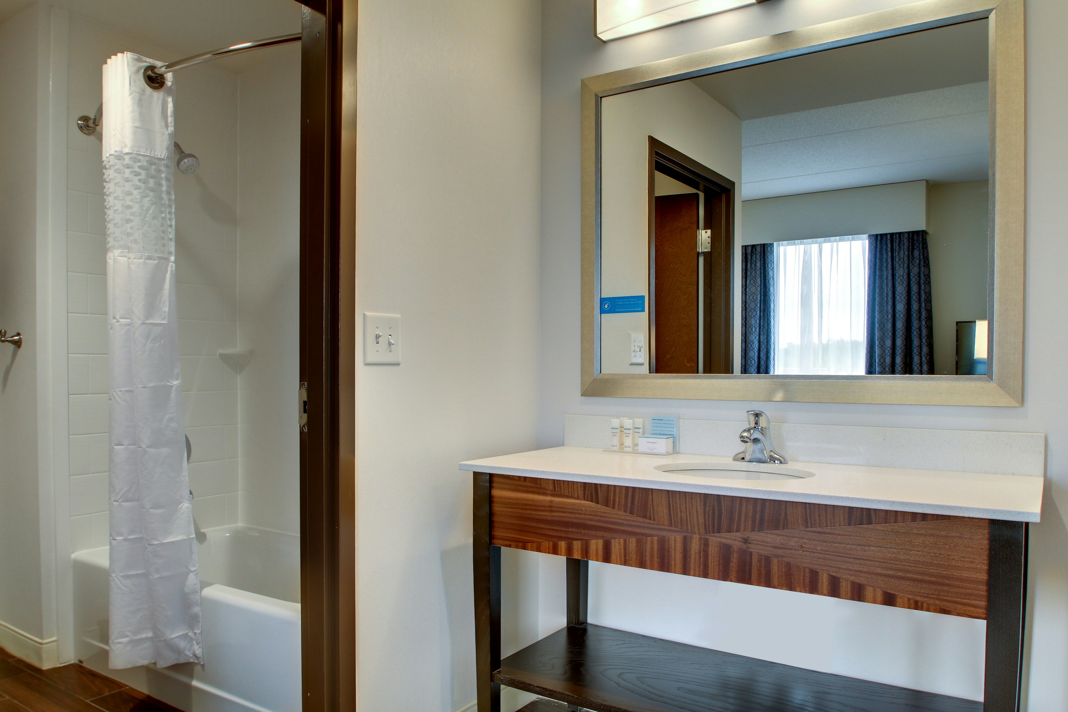 Hampton Inn & Suites Greenville Airport