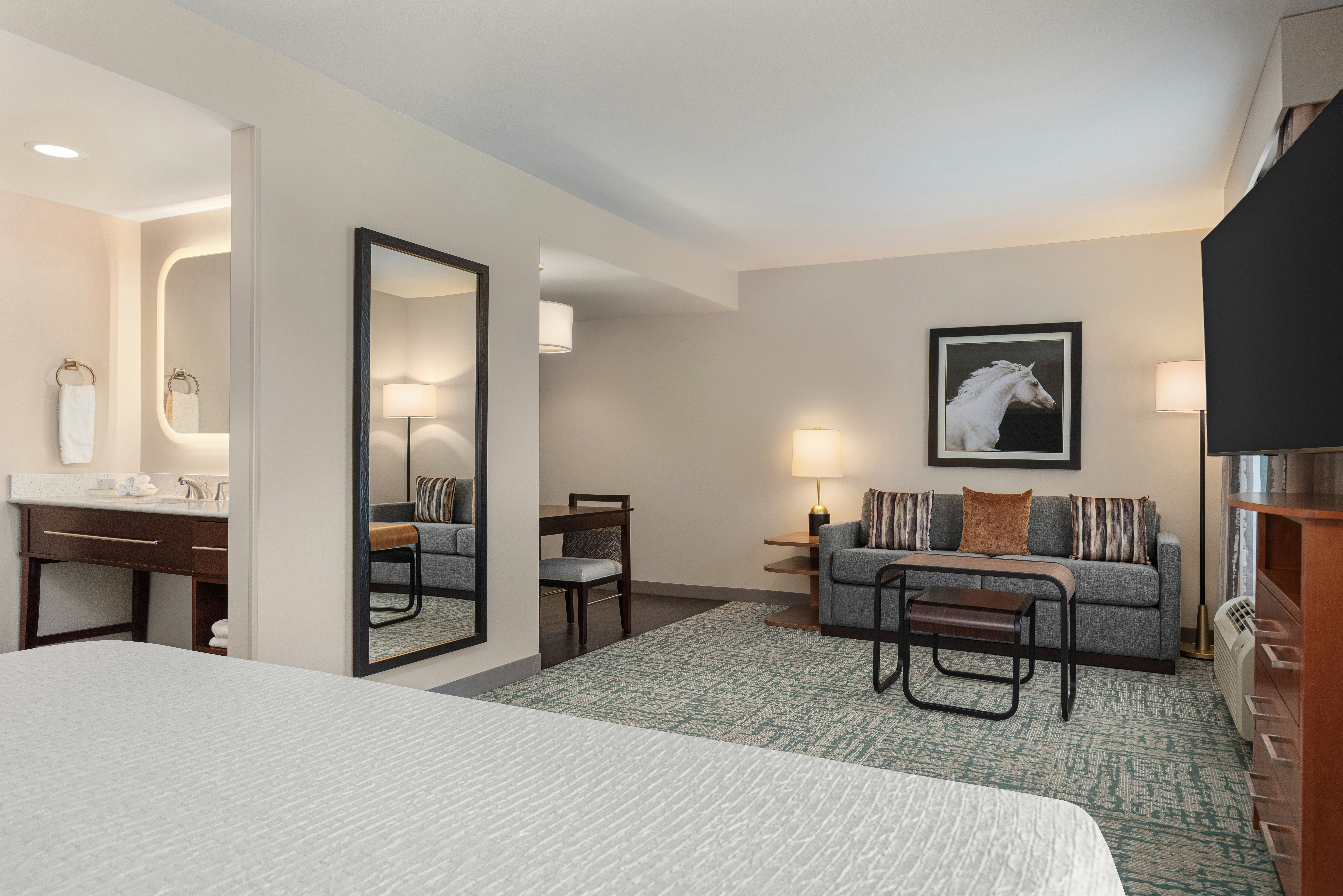 Homewood Suites by Hilton TechRidge Parmer @ I-35