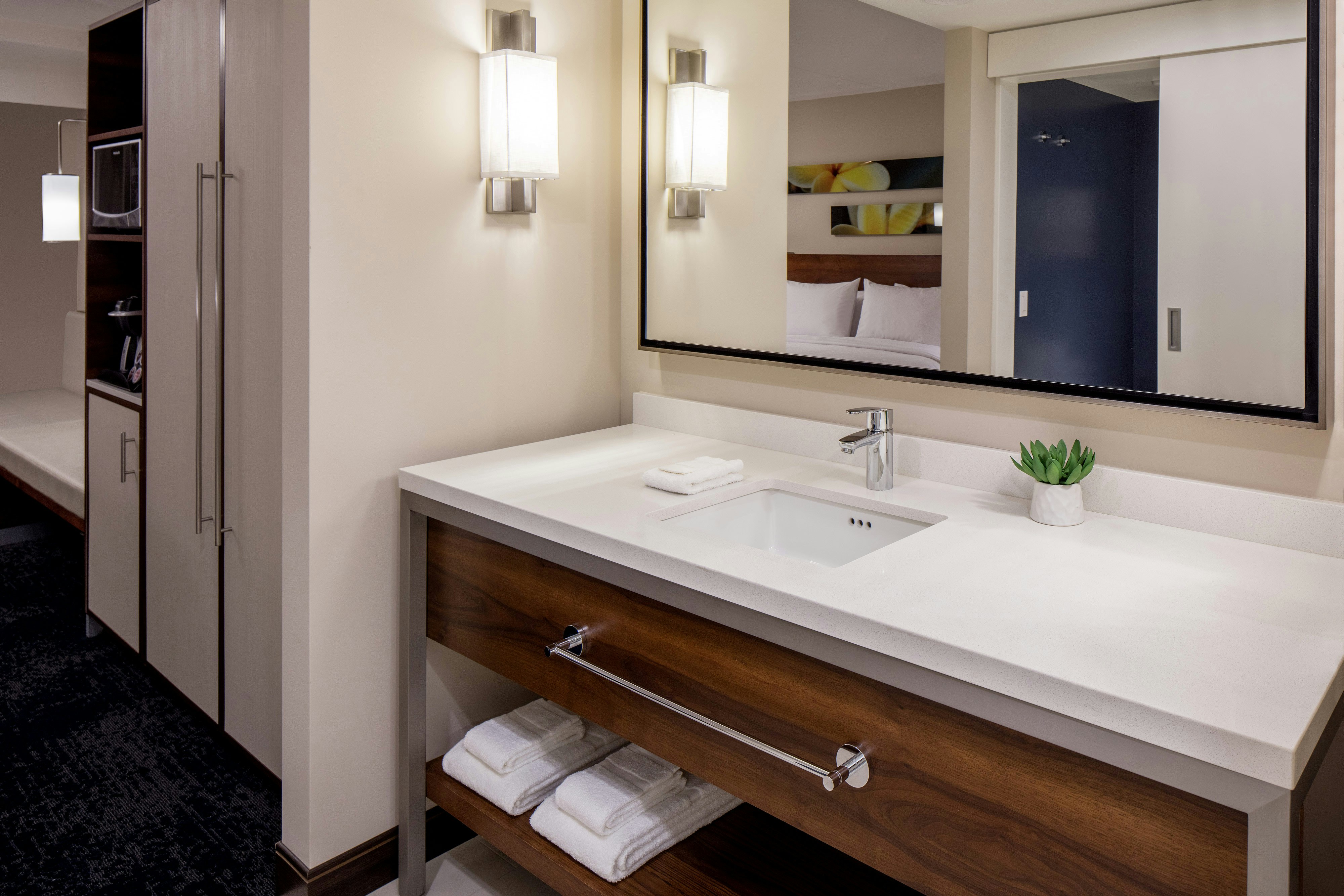 2 DOUBLE BEDS CITY VIEW