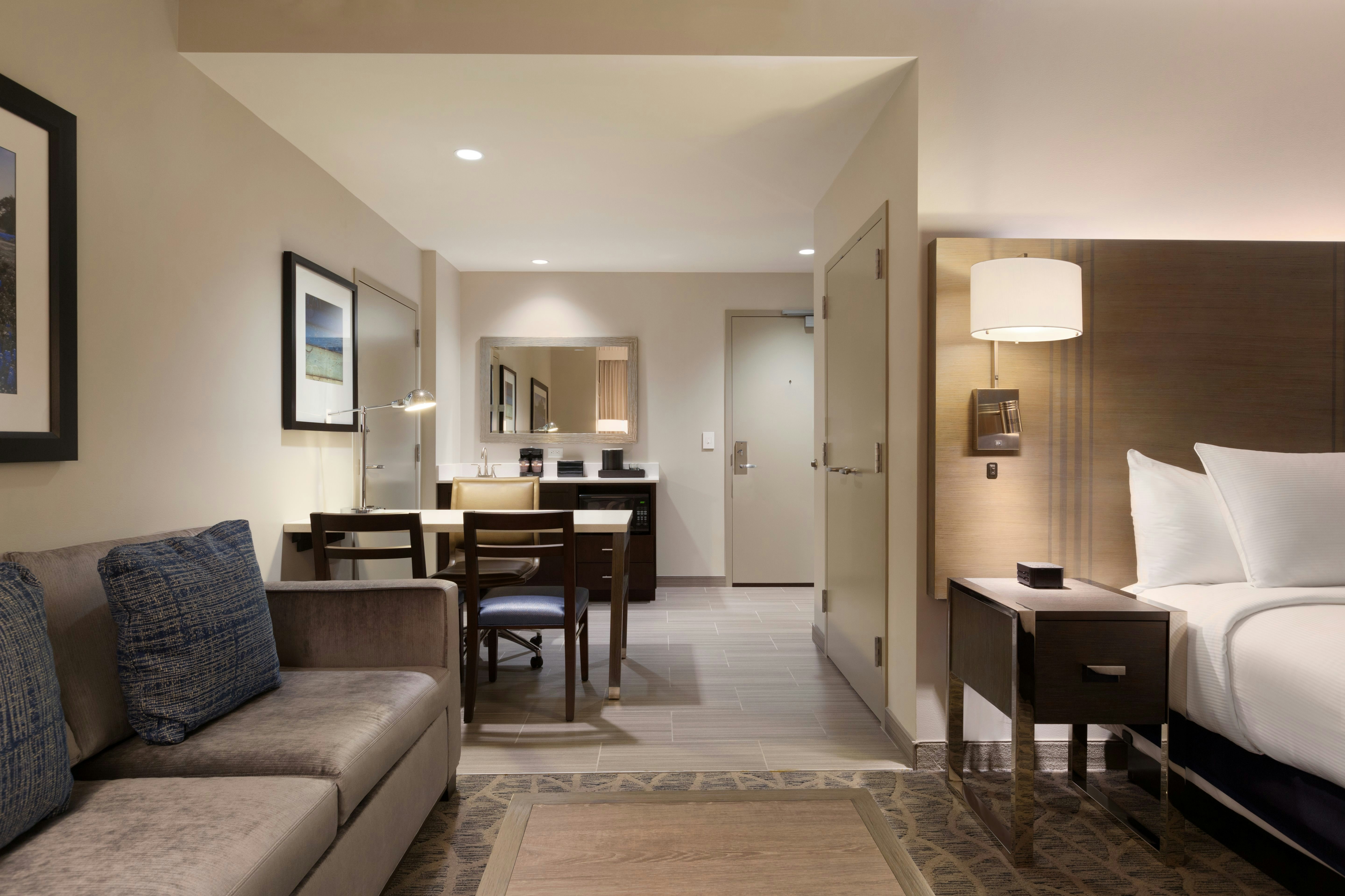 Embassy Suites by Hilton The Woodlands® at Hughes Landing