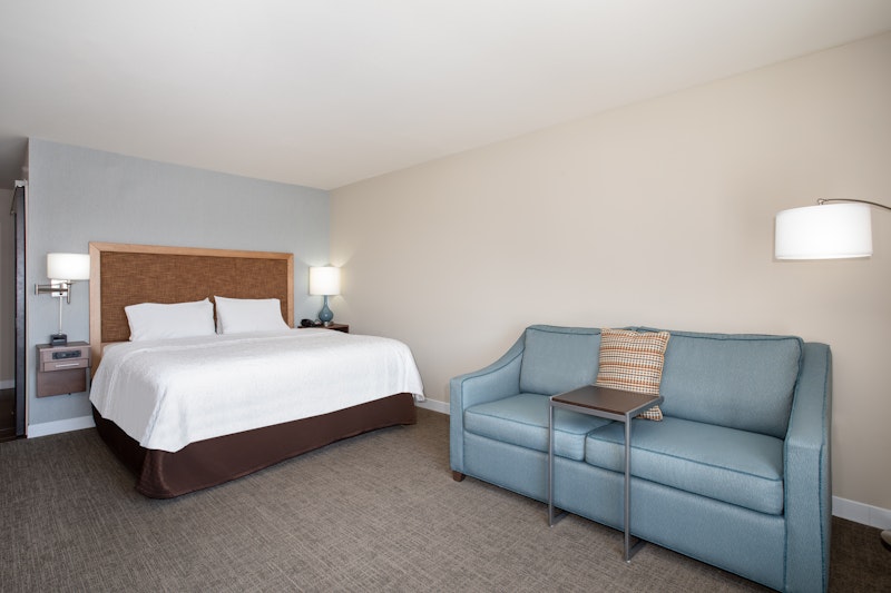Hampton Inn Lincoln Airport