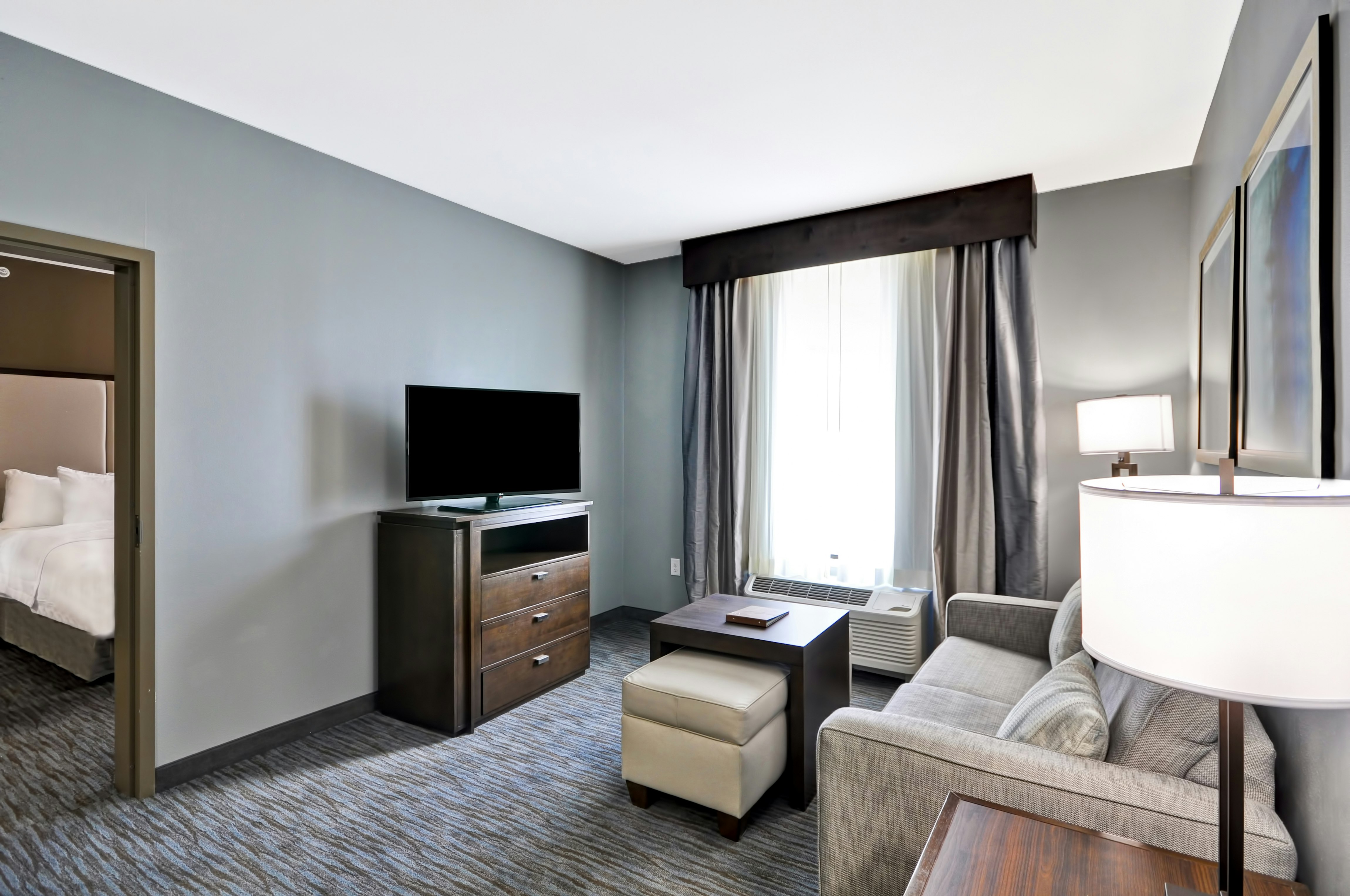 1 KING 1BDRM SUITE NONSMOK