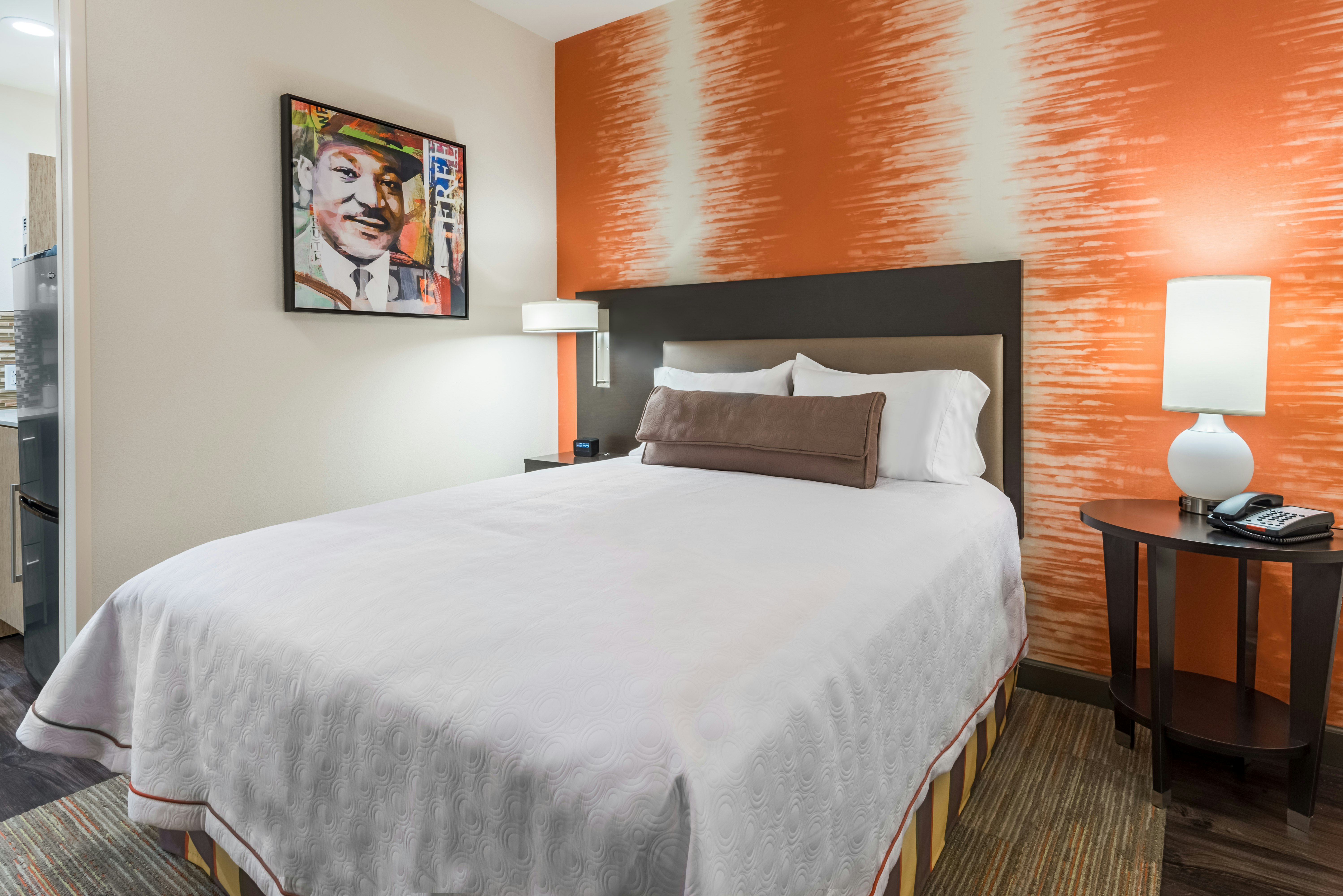 1 QUEEN BED STUDIO NONSMOK