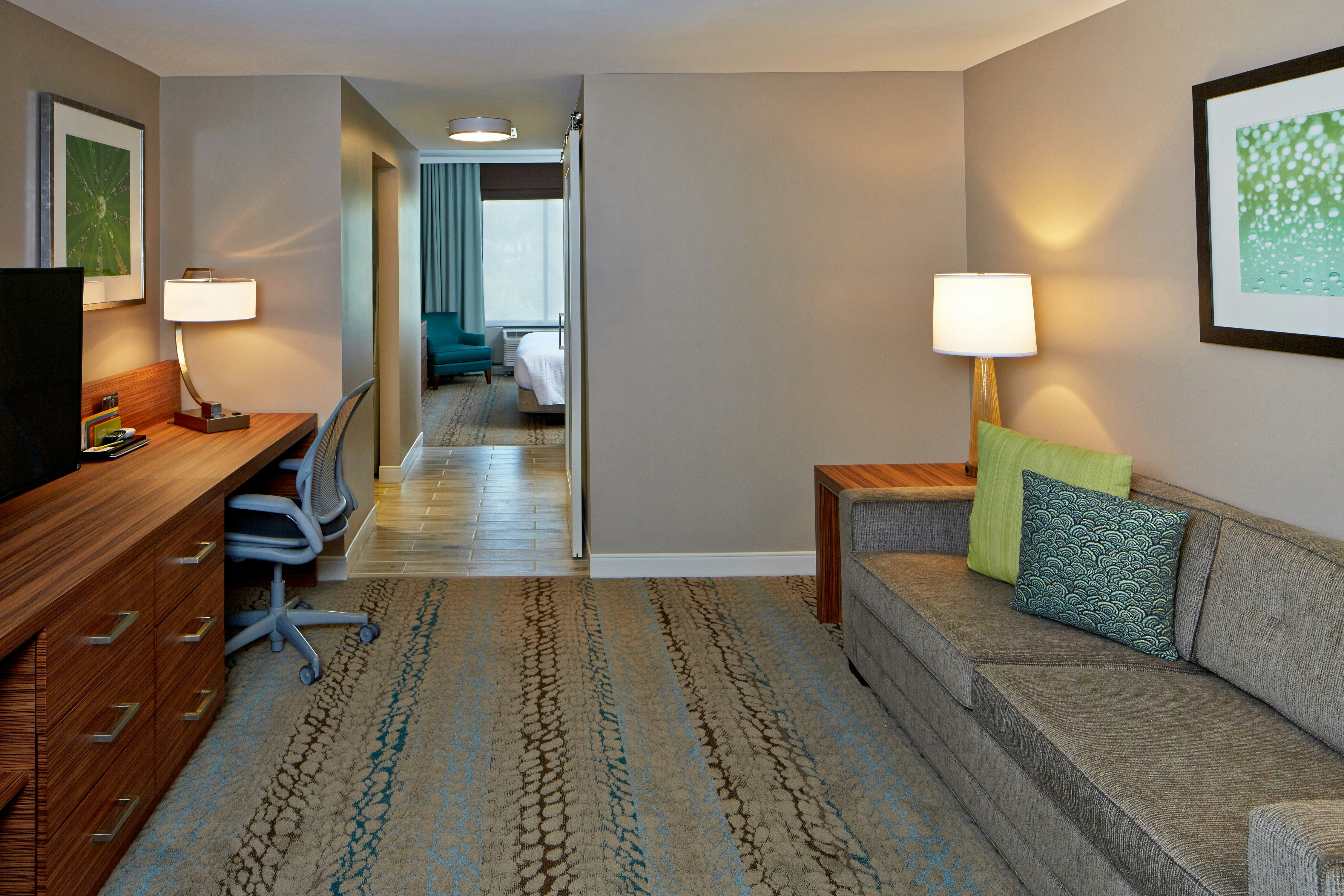 1 KING BED JUNIOR SUITE