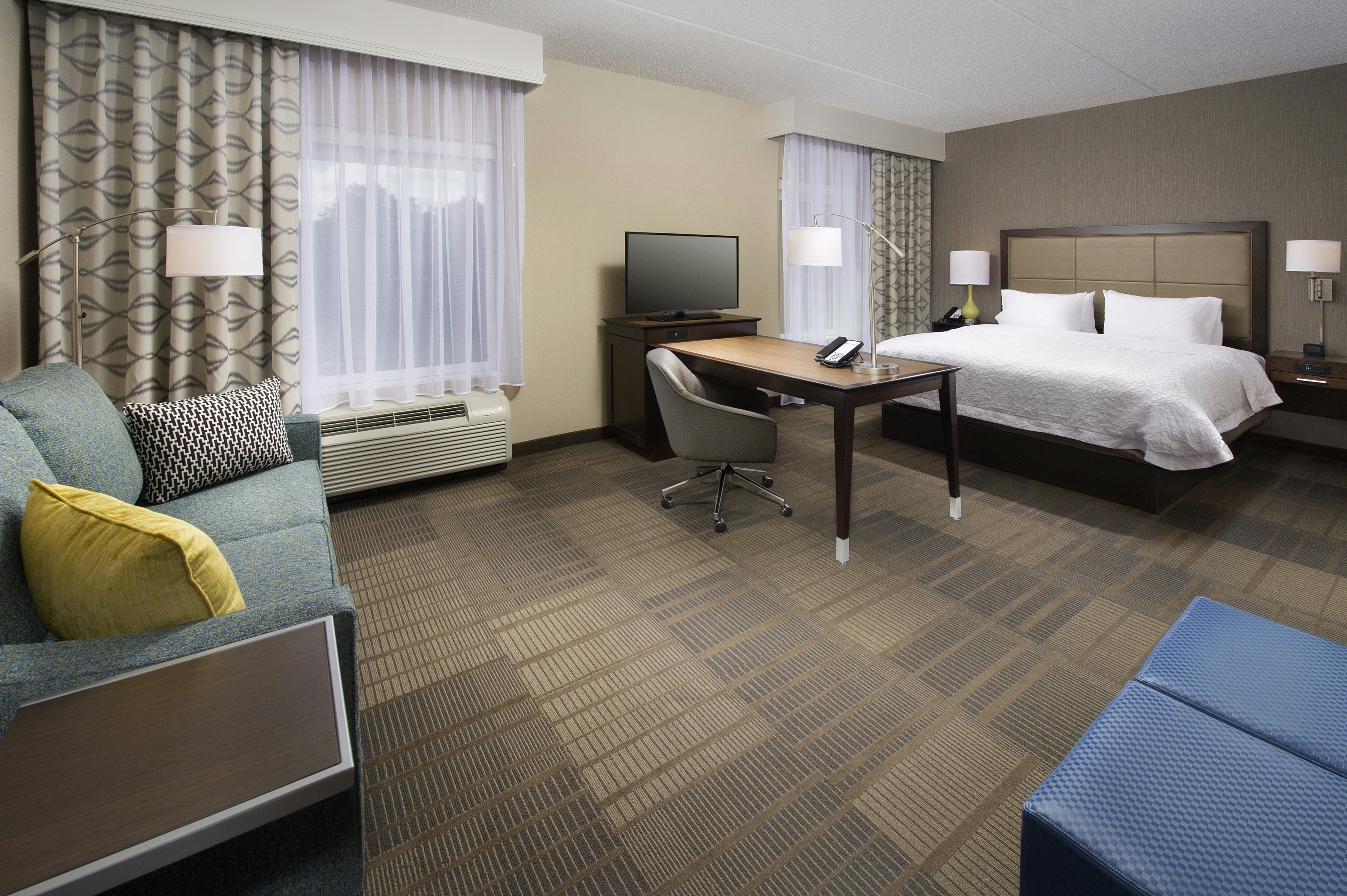 Hampton Inn & Suites by Hilton Falls Church