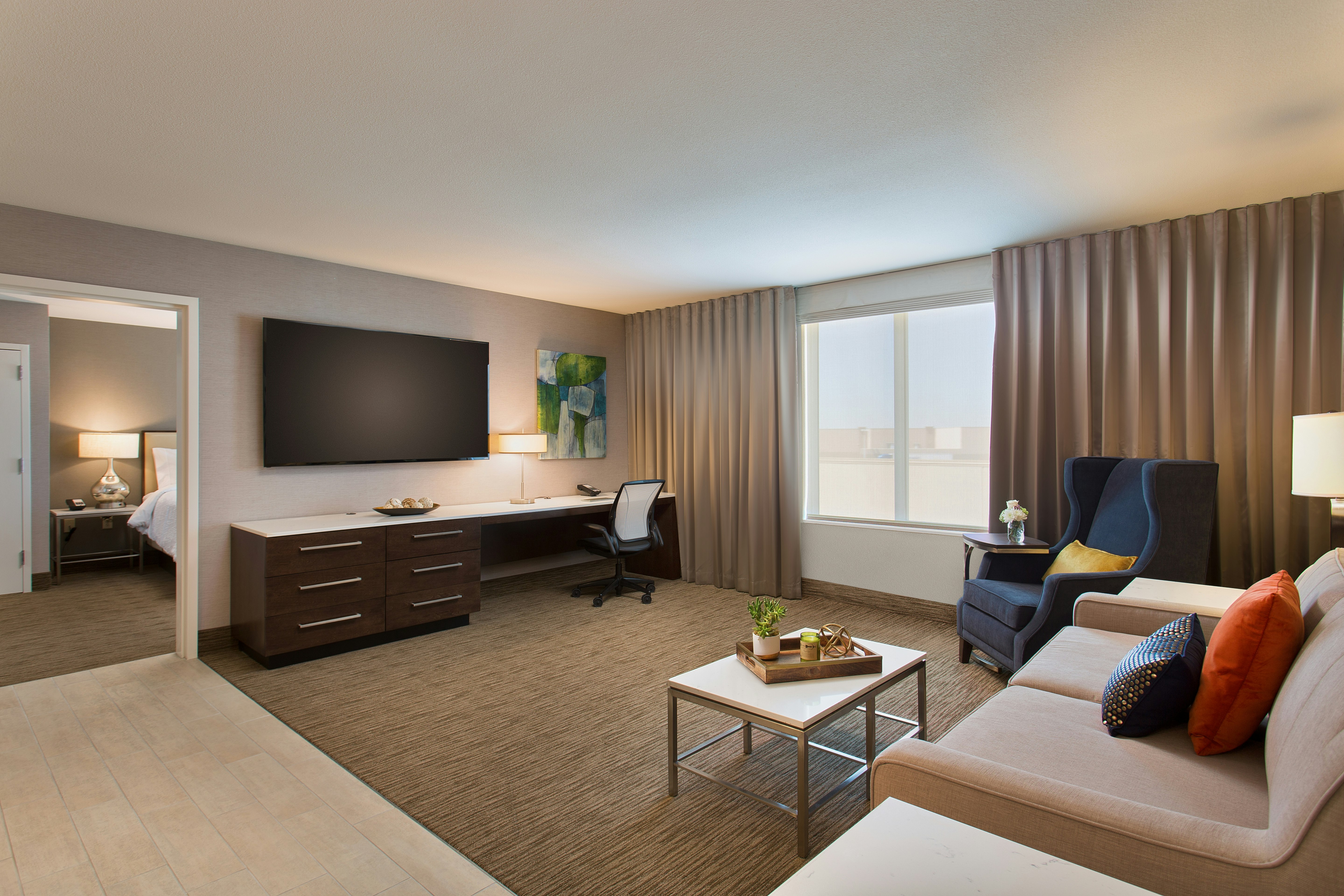 1 KING 1 BEDROOM SUITE
