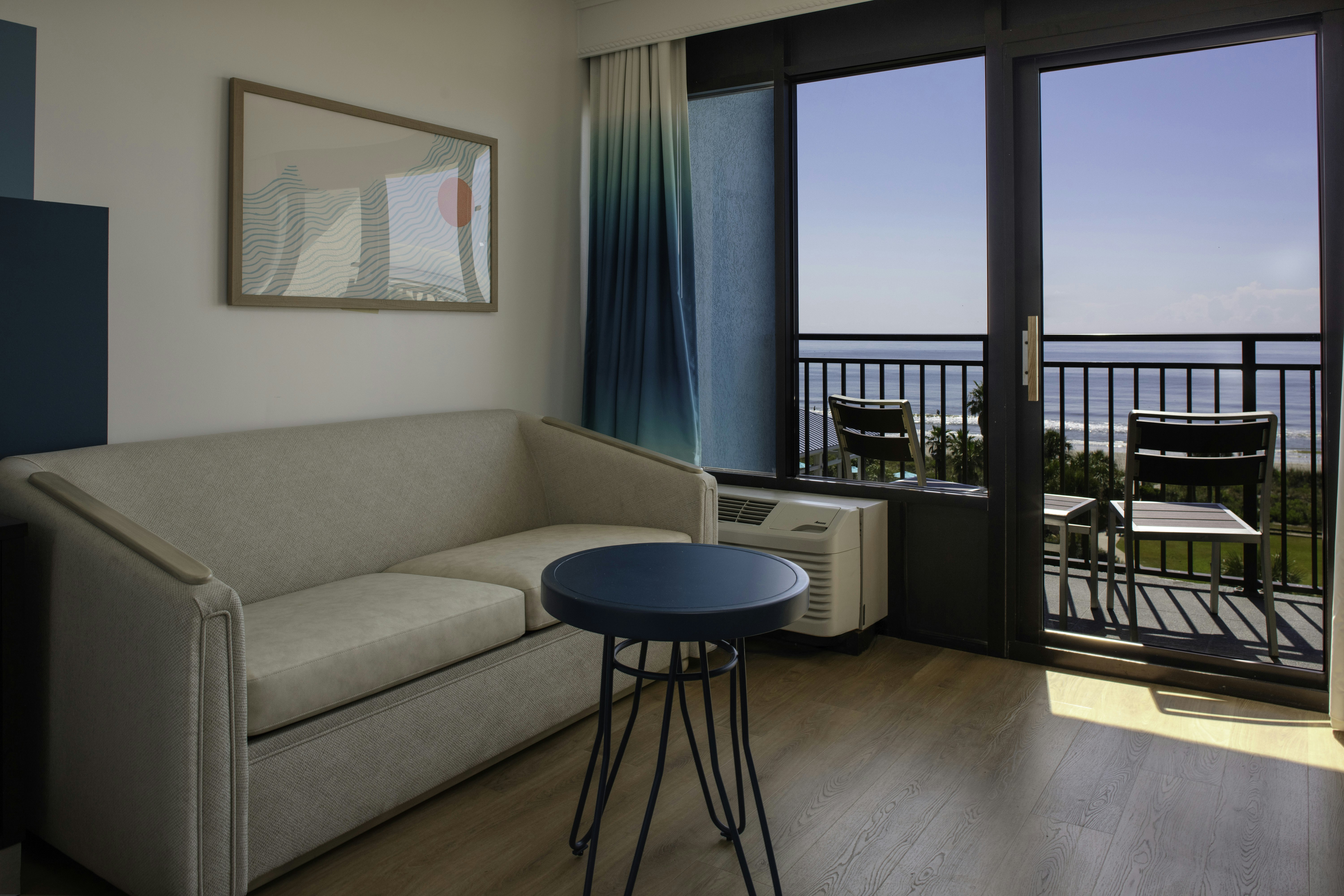 1 KING BED PARTL OCEAN VW
