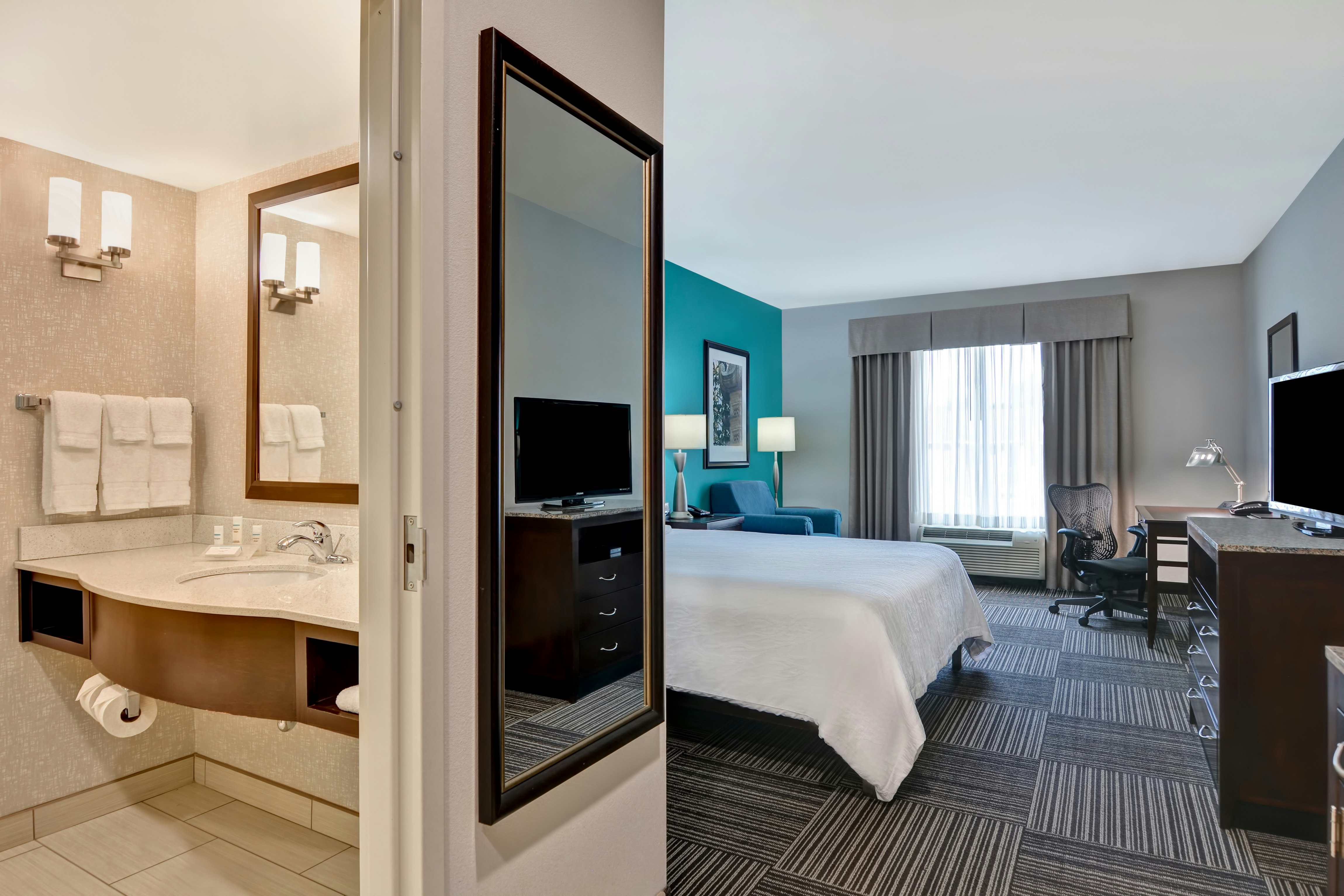 1 KING ACC RM W/BATHTUB