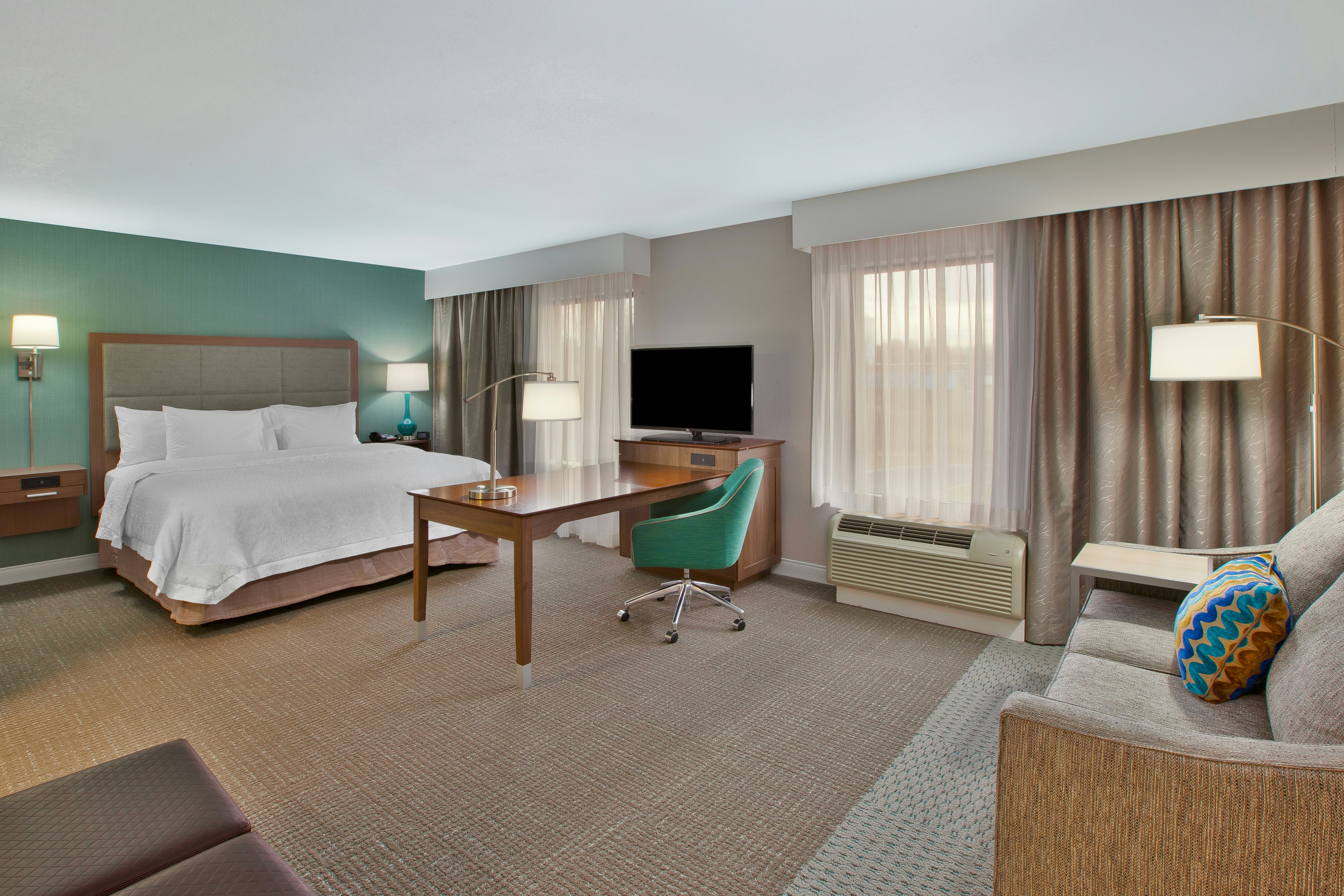 Hampton Inn & Suites Alliance