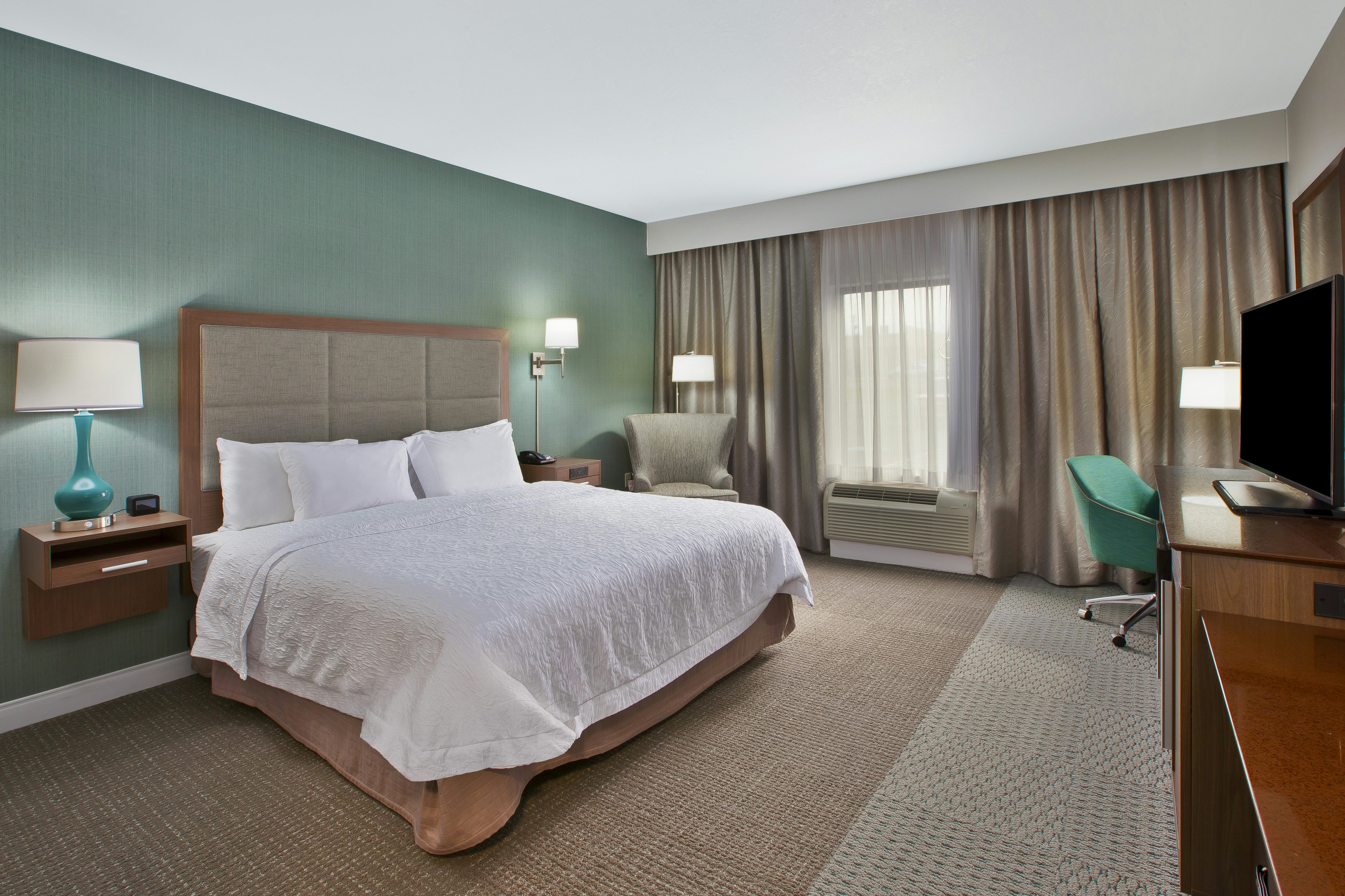 Hampton Inn & Suites Alliance