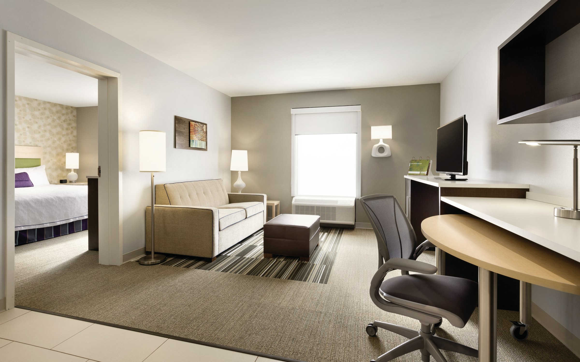 1 KING 1BDRM SUITE NONSMOK
