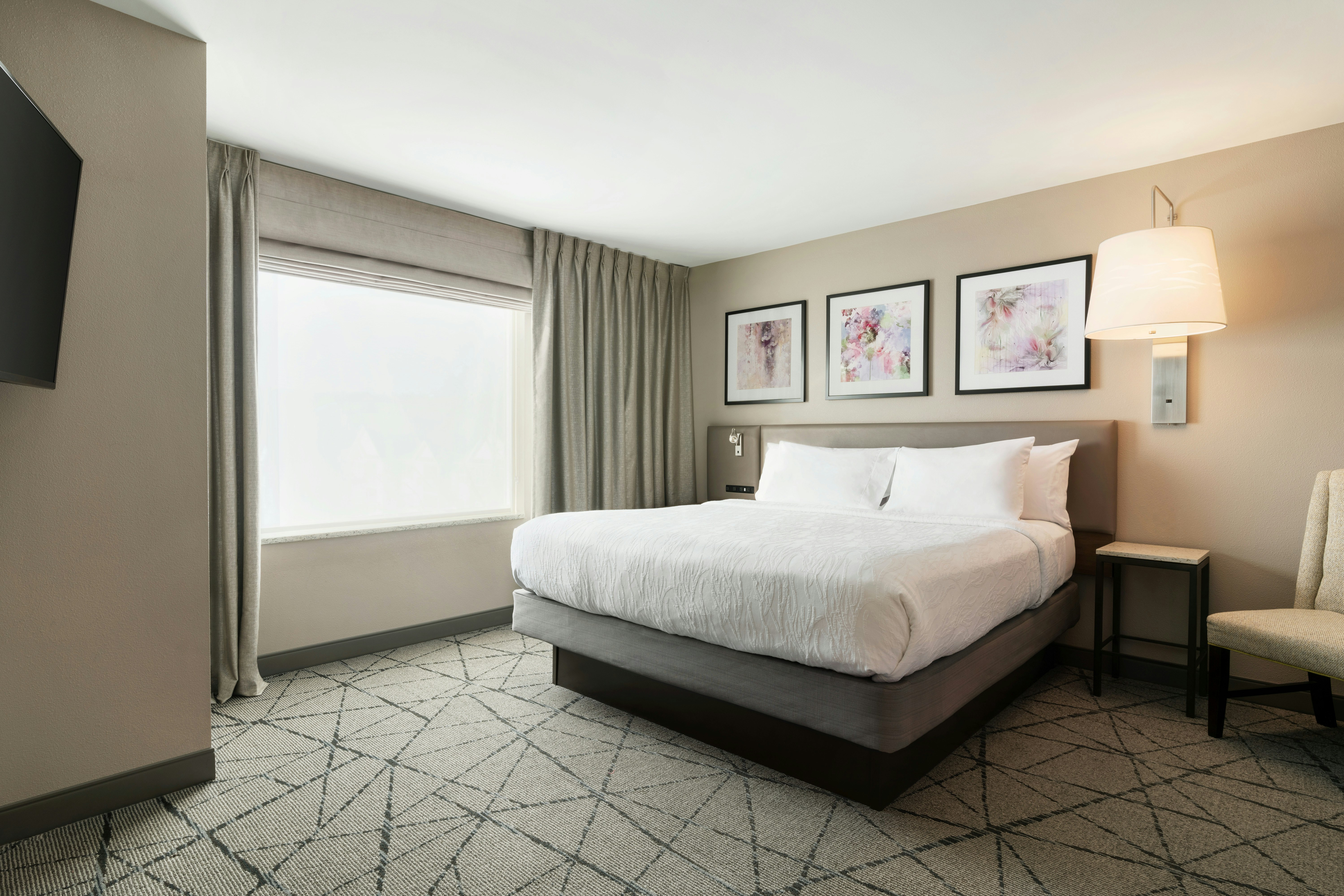 1 KING BED JUNIOR SUITE