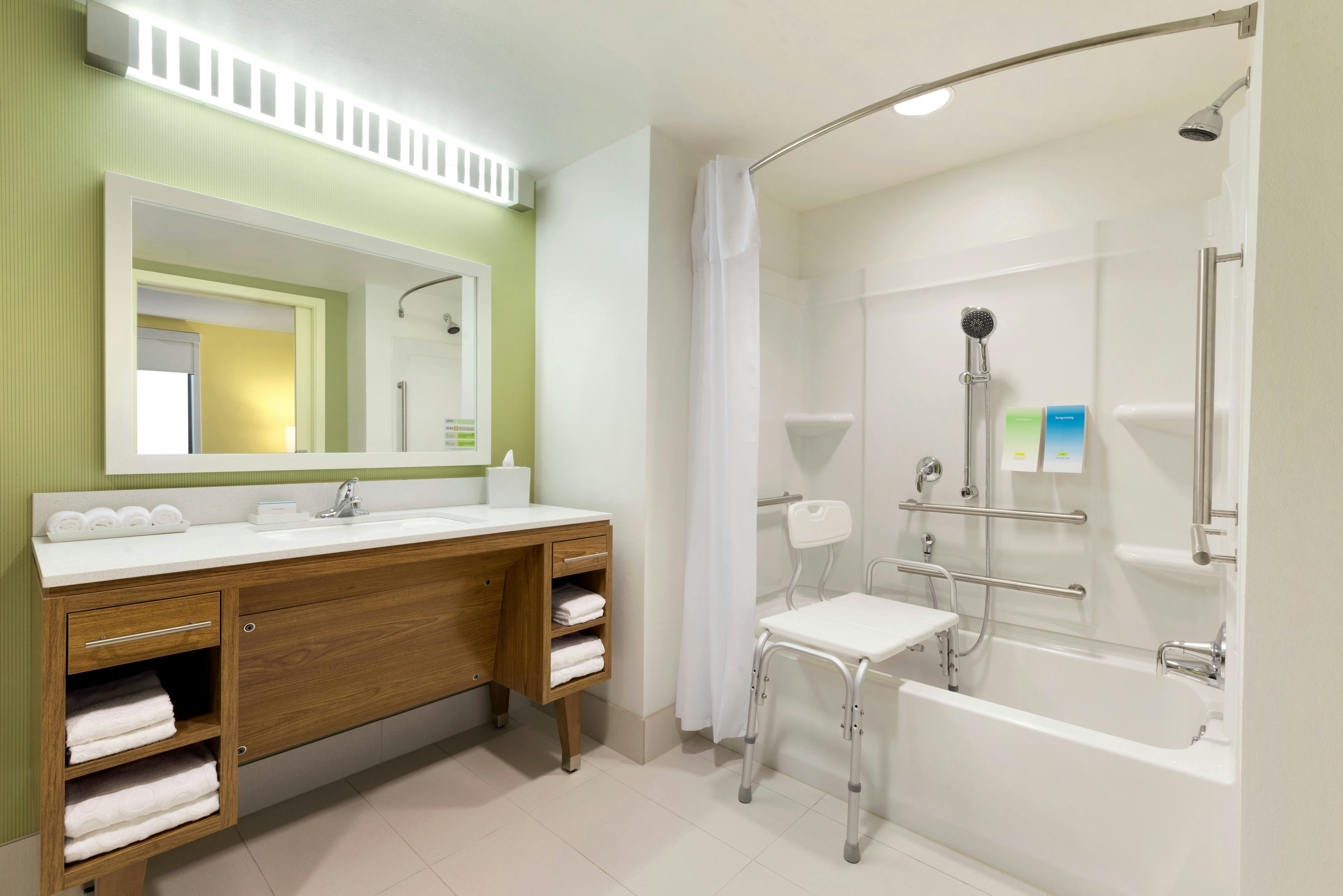 1 KING STUDIO MOBIL W/TUB