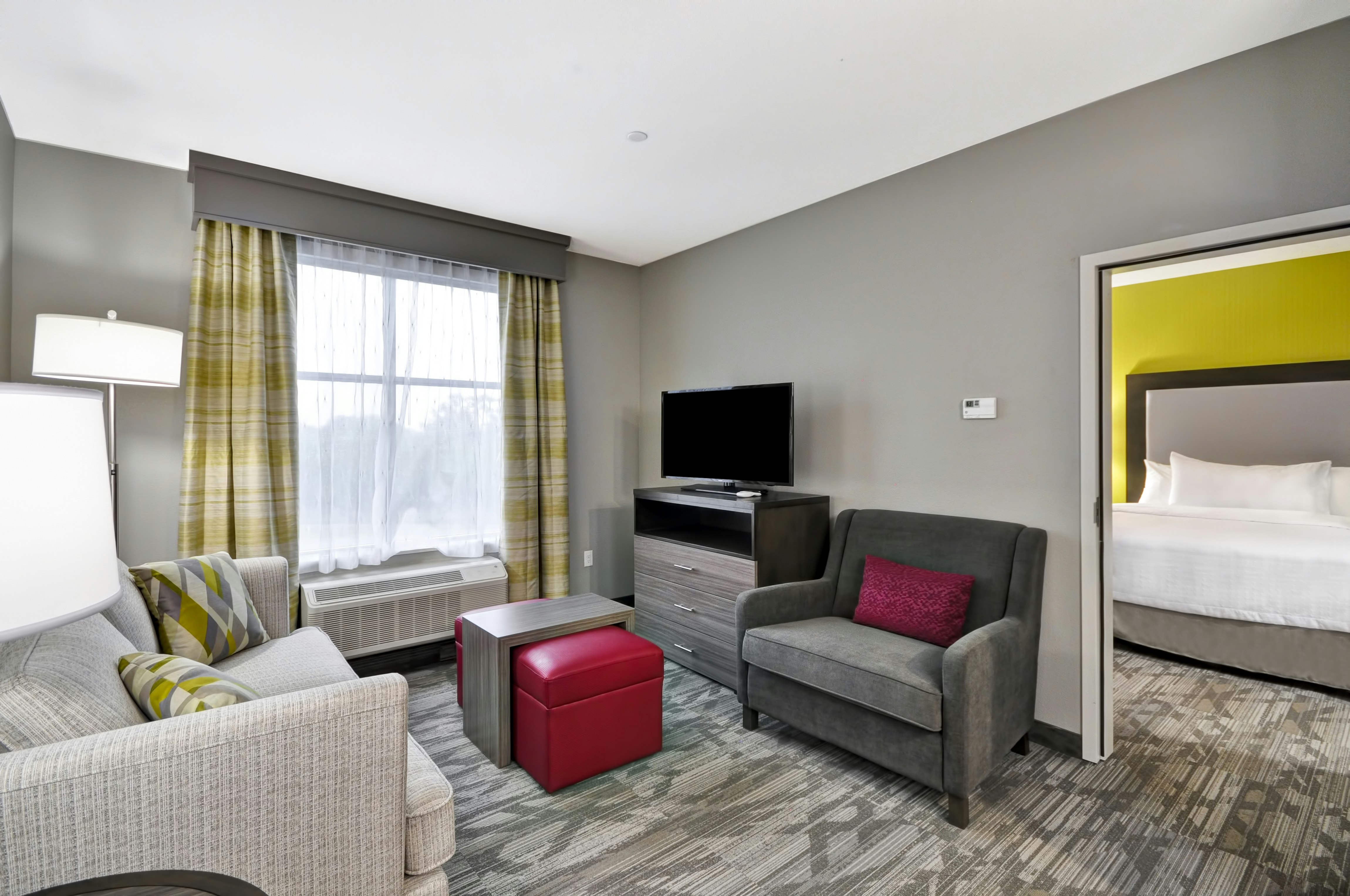 1 KING EXECUTIVE SUITE