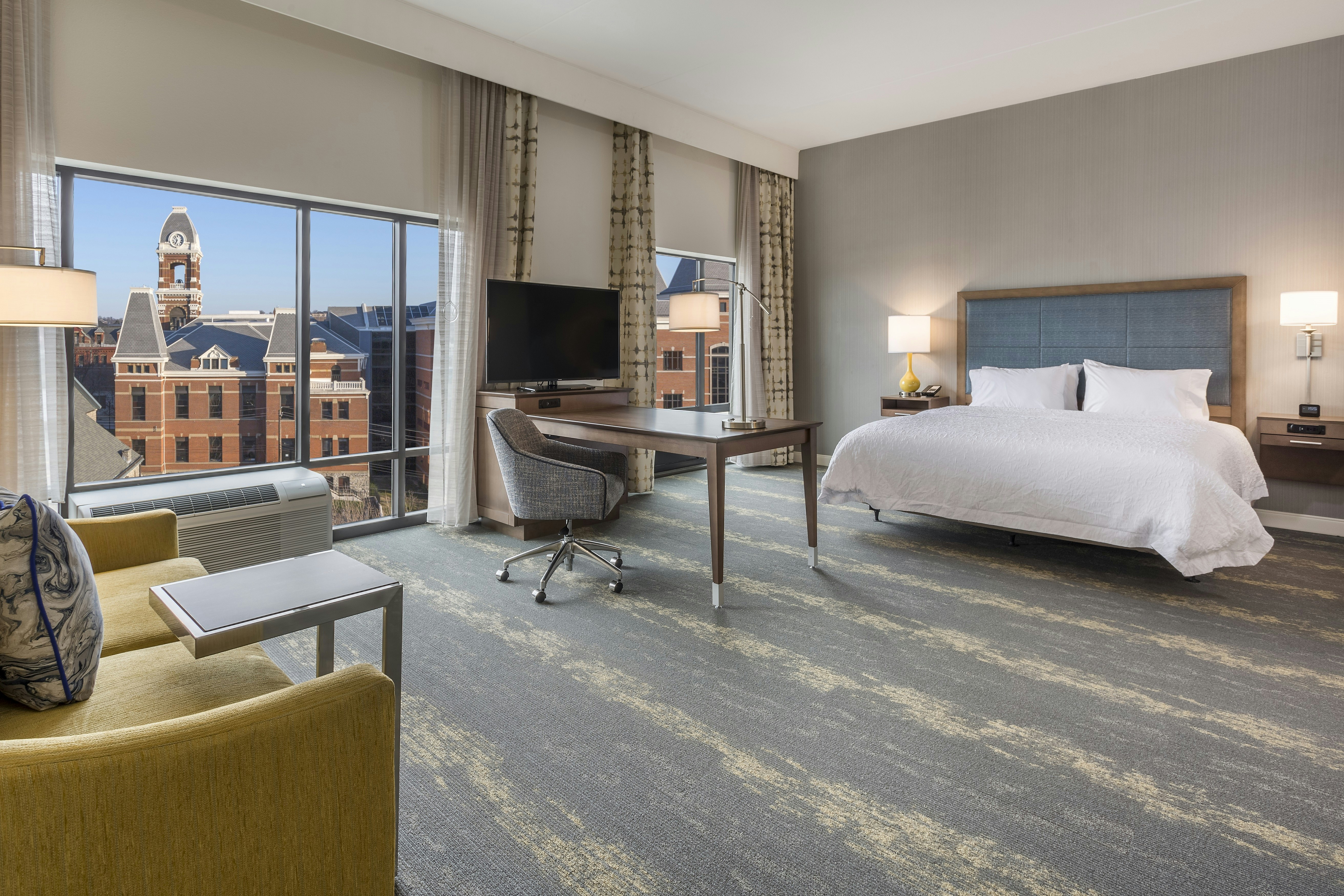Hampton Inn and Suites Newport/Cincinnati