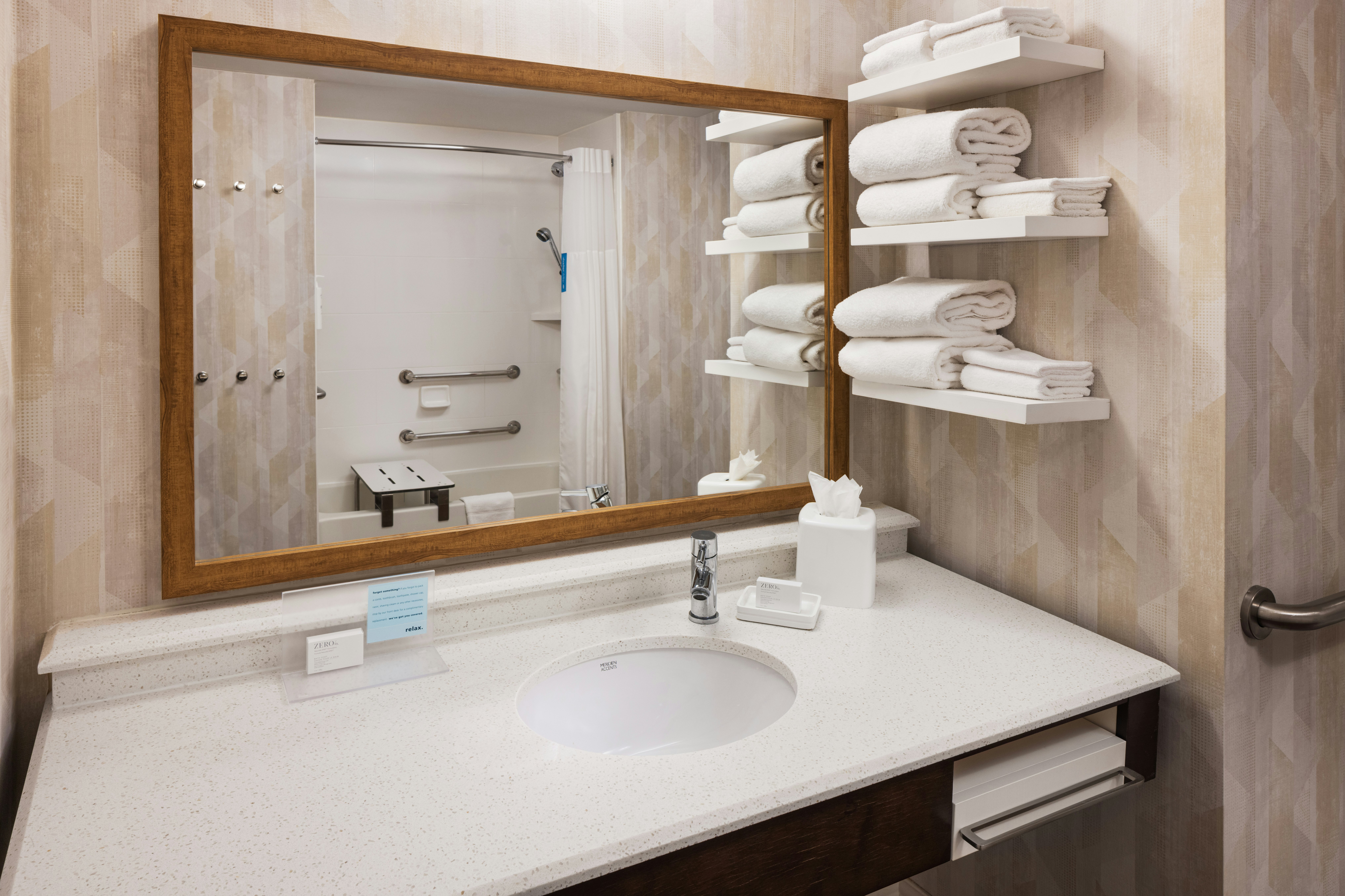 1 KING ACCESSIBLE W/TUB NS