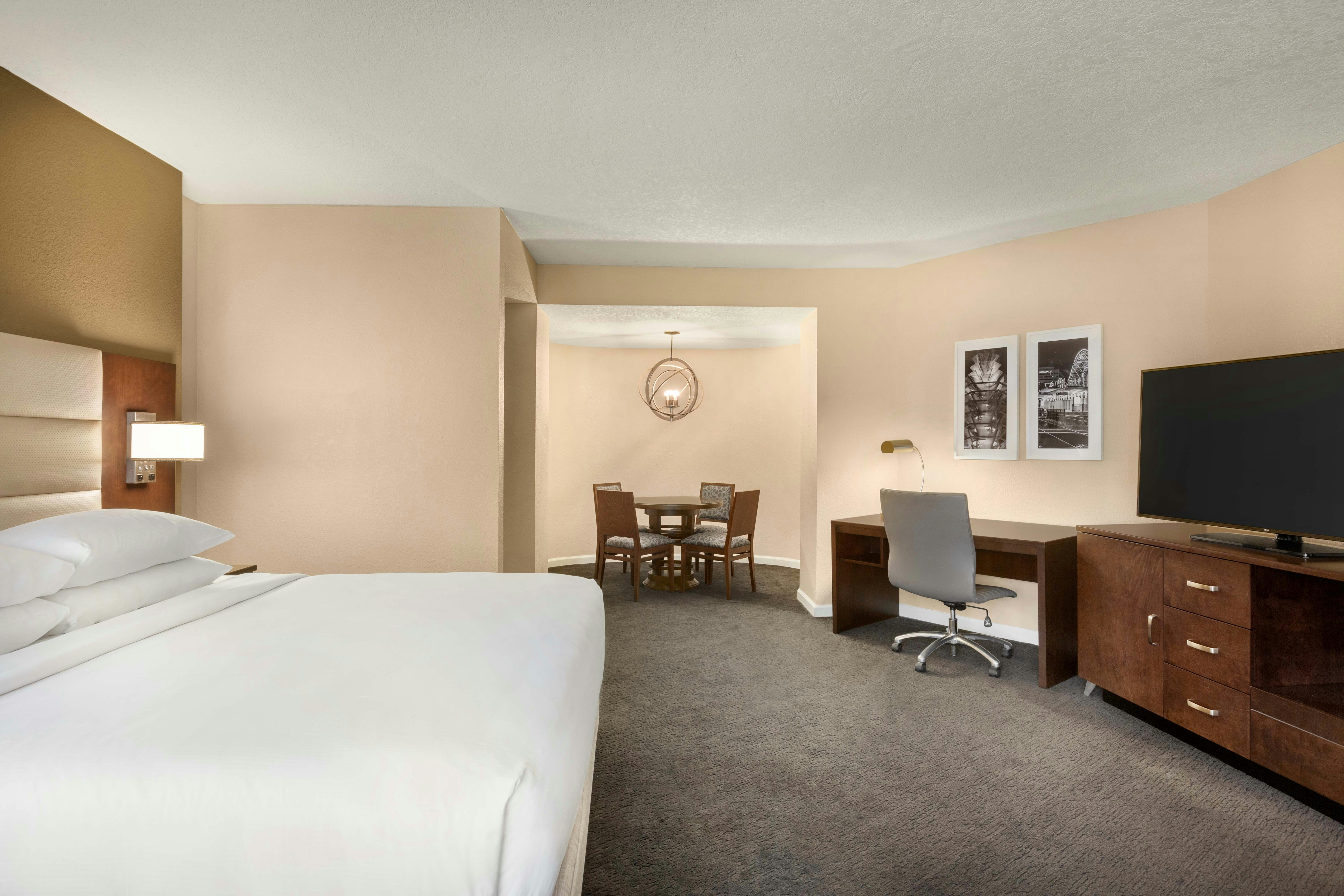 1 KING STUDIO SUITE