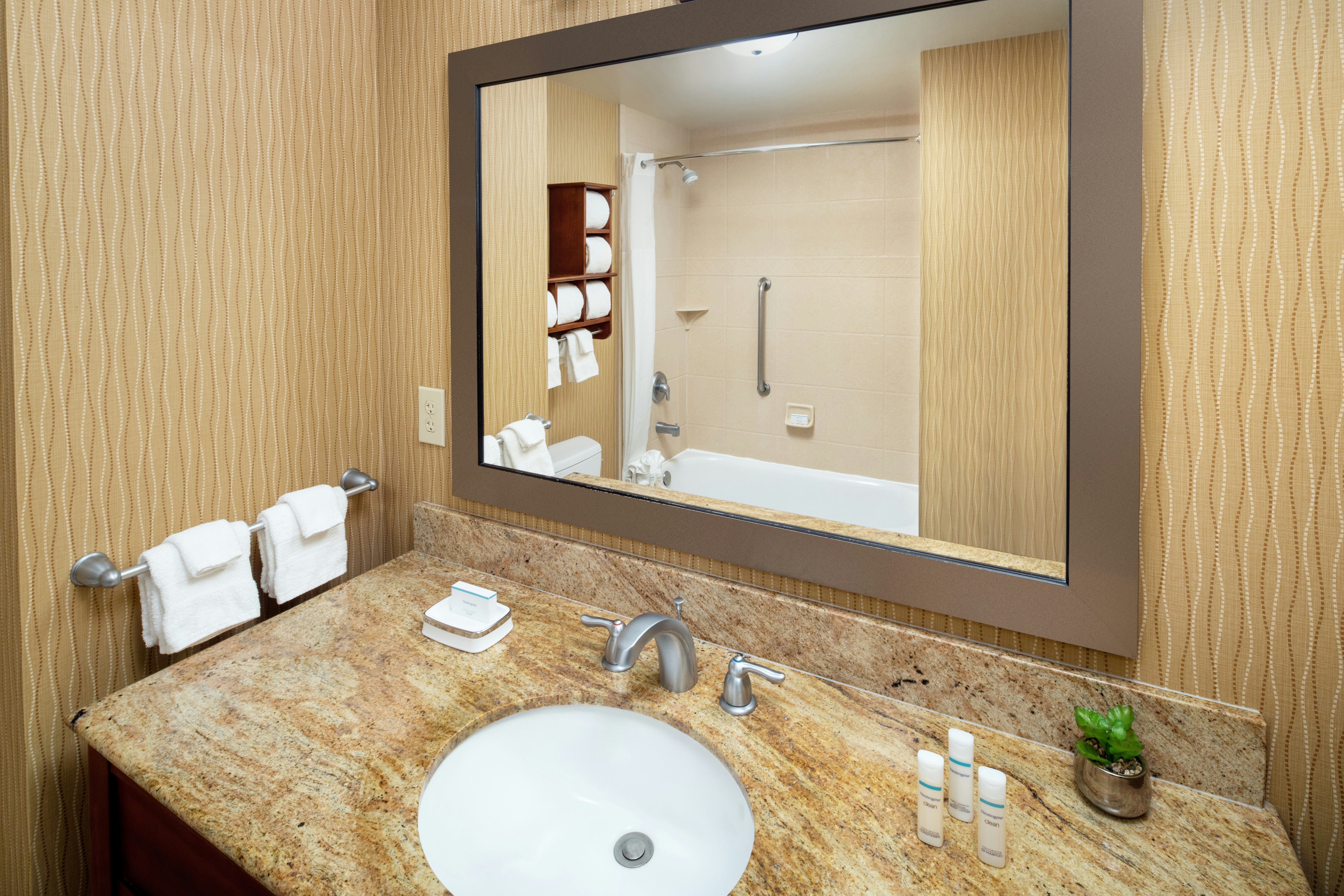 Hampton Inn & Suites Scottsdale at Talking Stick