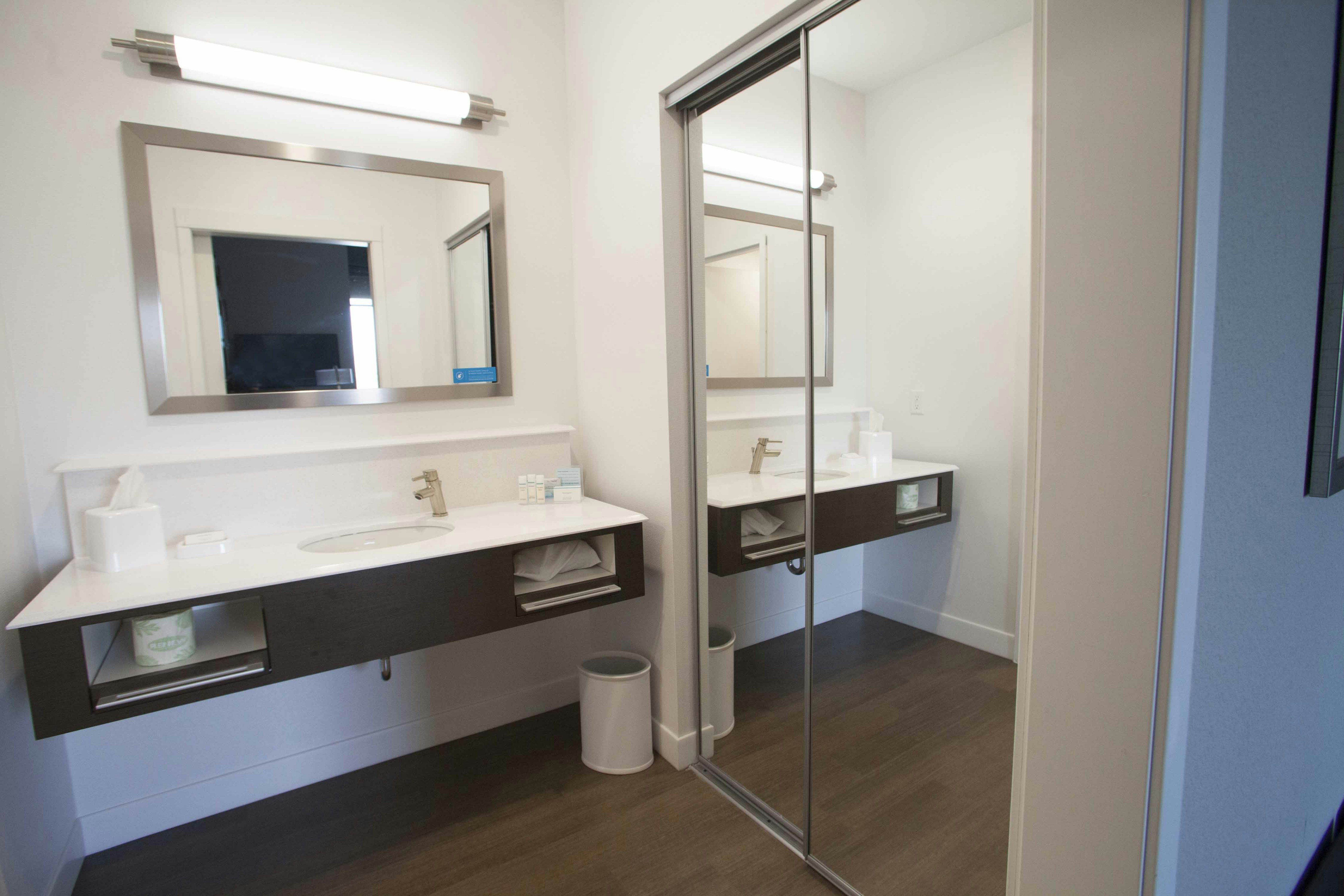 Hampton Inn & Suites St. Paul Downtown