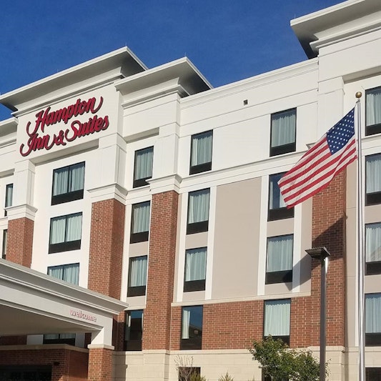 Hampton Inn & Suites Newburgh – Stewart Airport