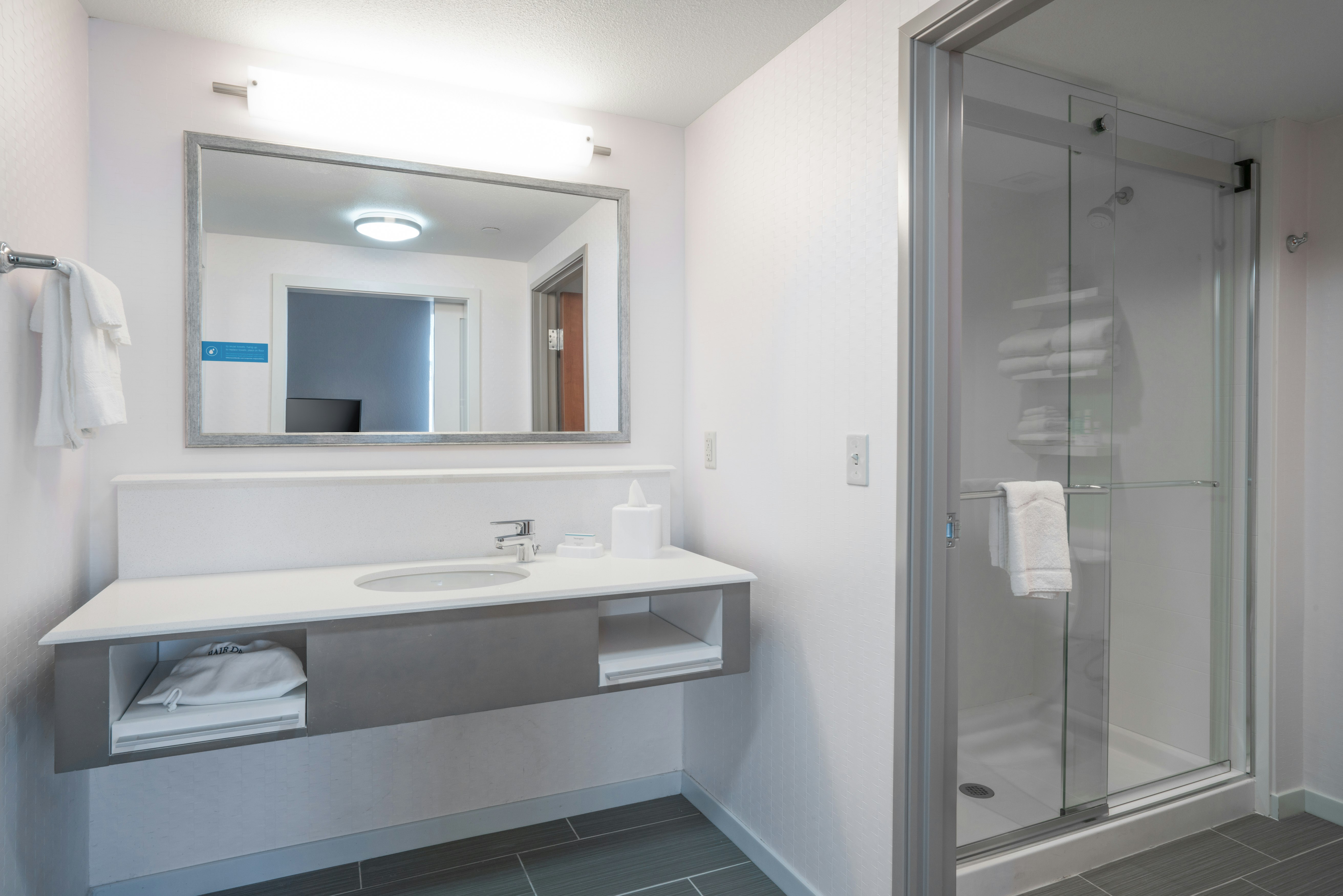Hampton Inn & Suites Newburgh – Stewart Airport
