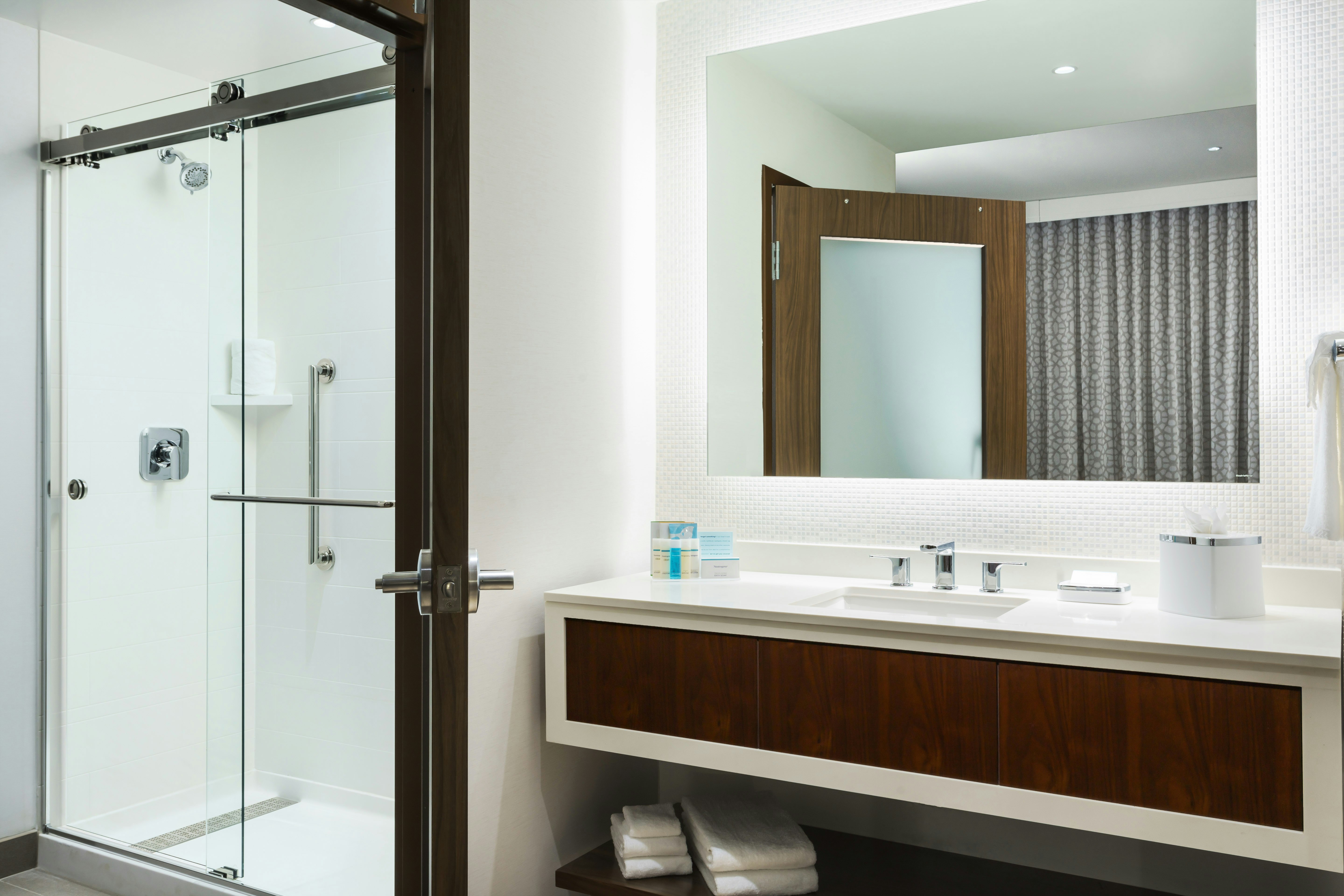 Hampton Inn & Suites by Hilton Santa Monica