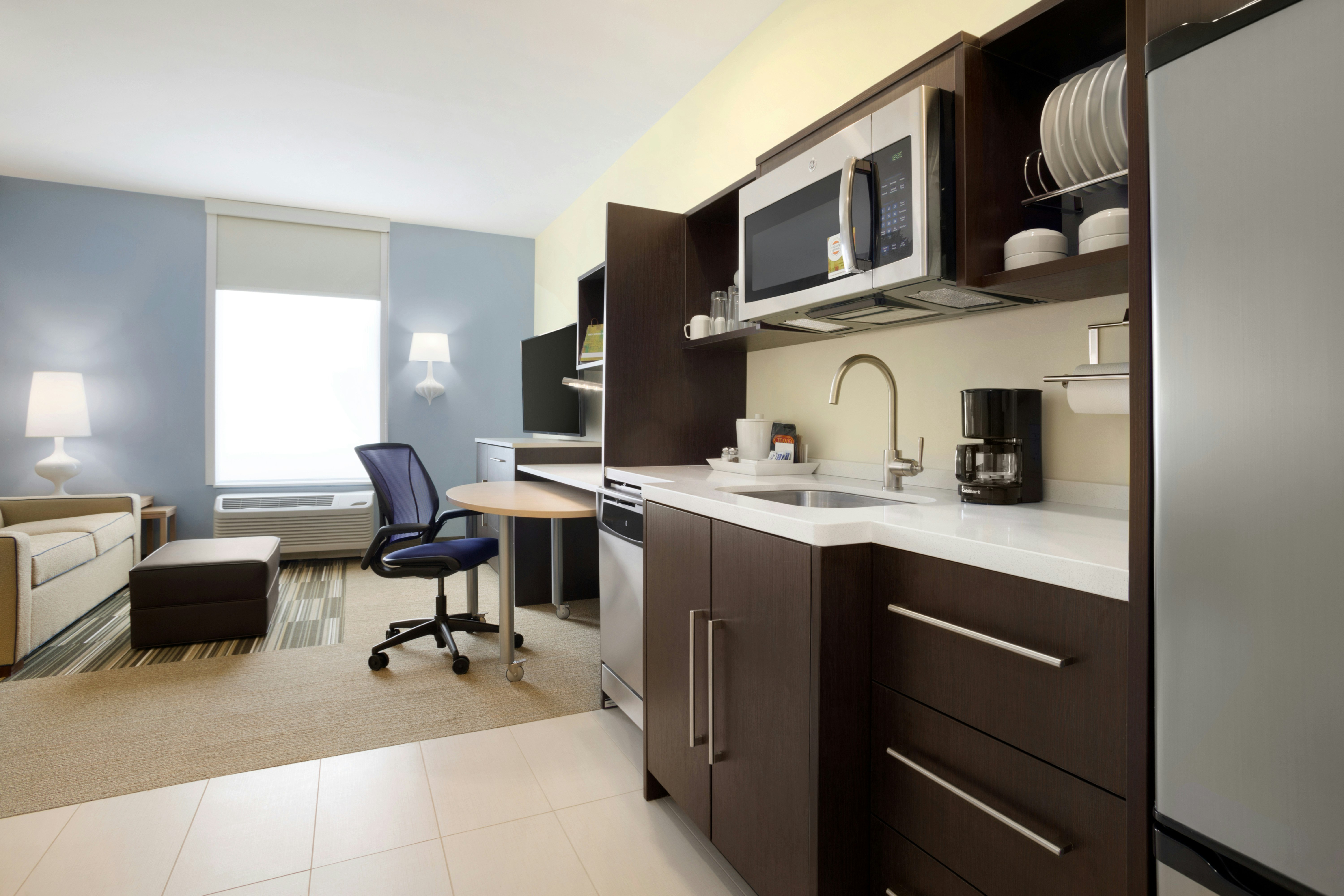 1 KING 1BDRM SUITE NONSMOK