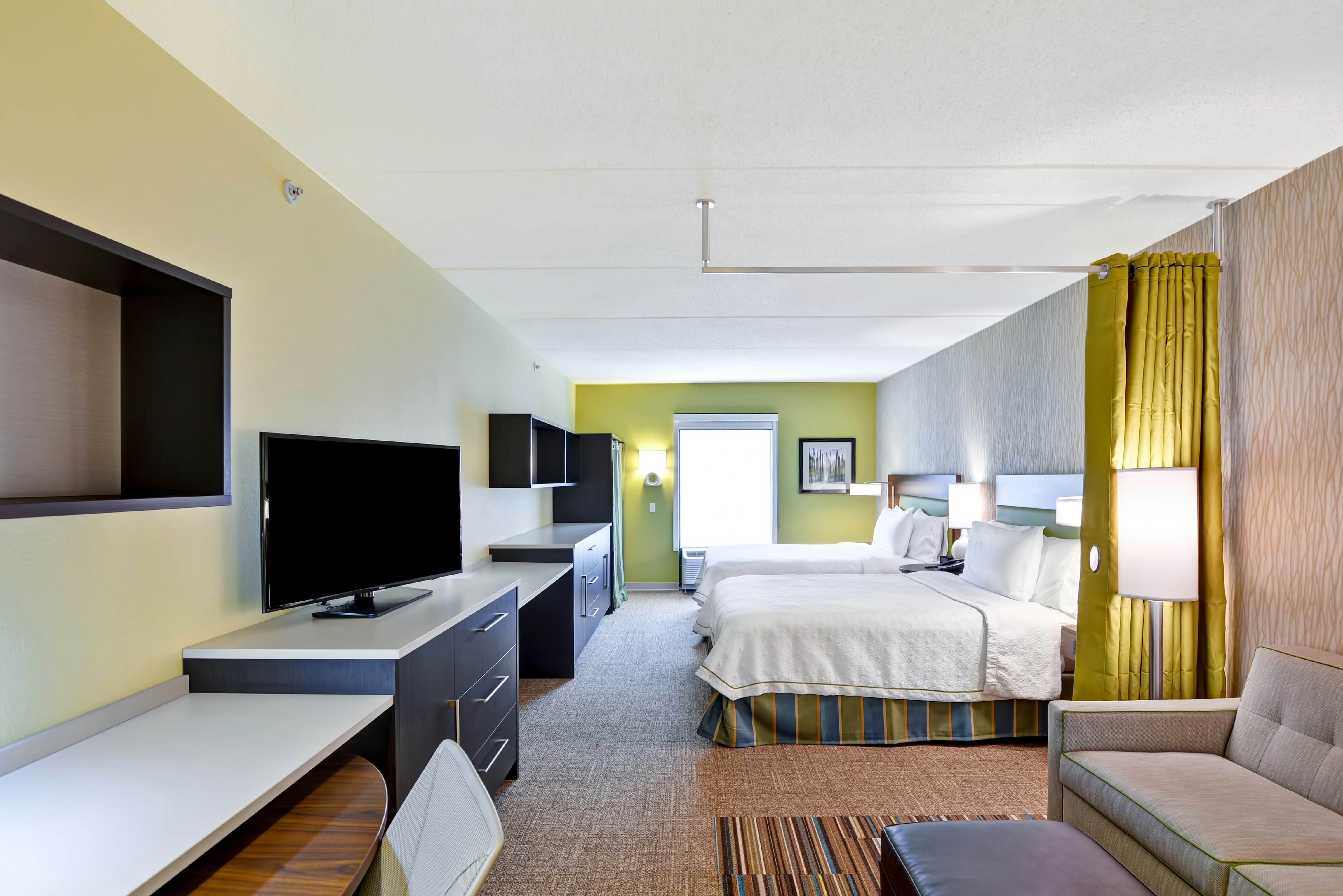 2 QN BED STUDIO NONSMOKING