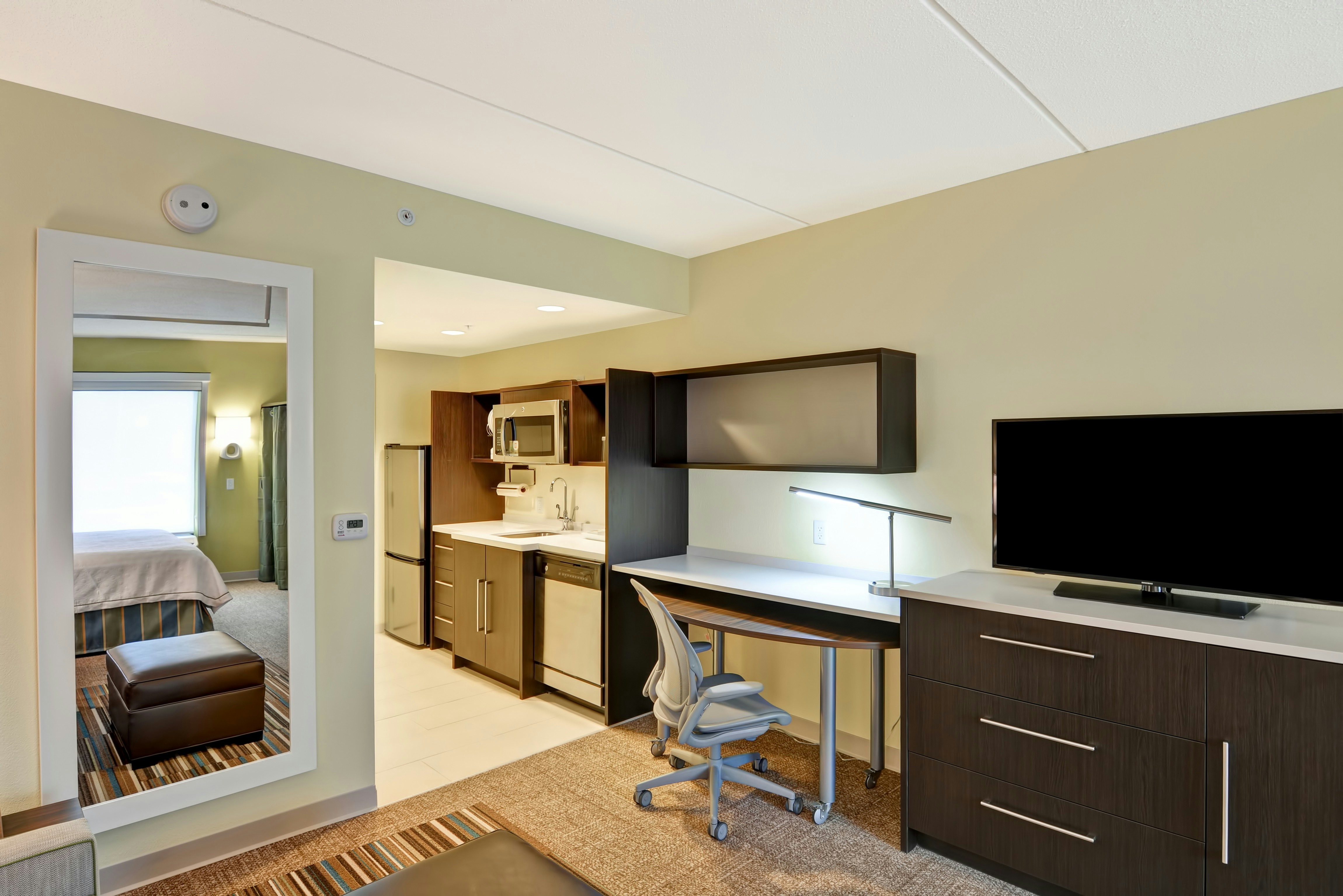 1 KING STUDIO MOUNTAINVIEW