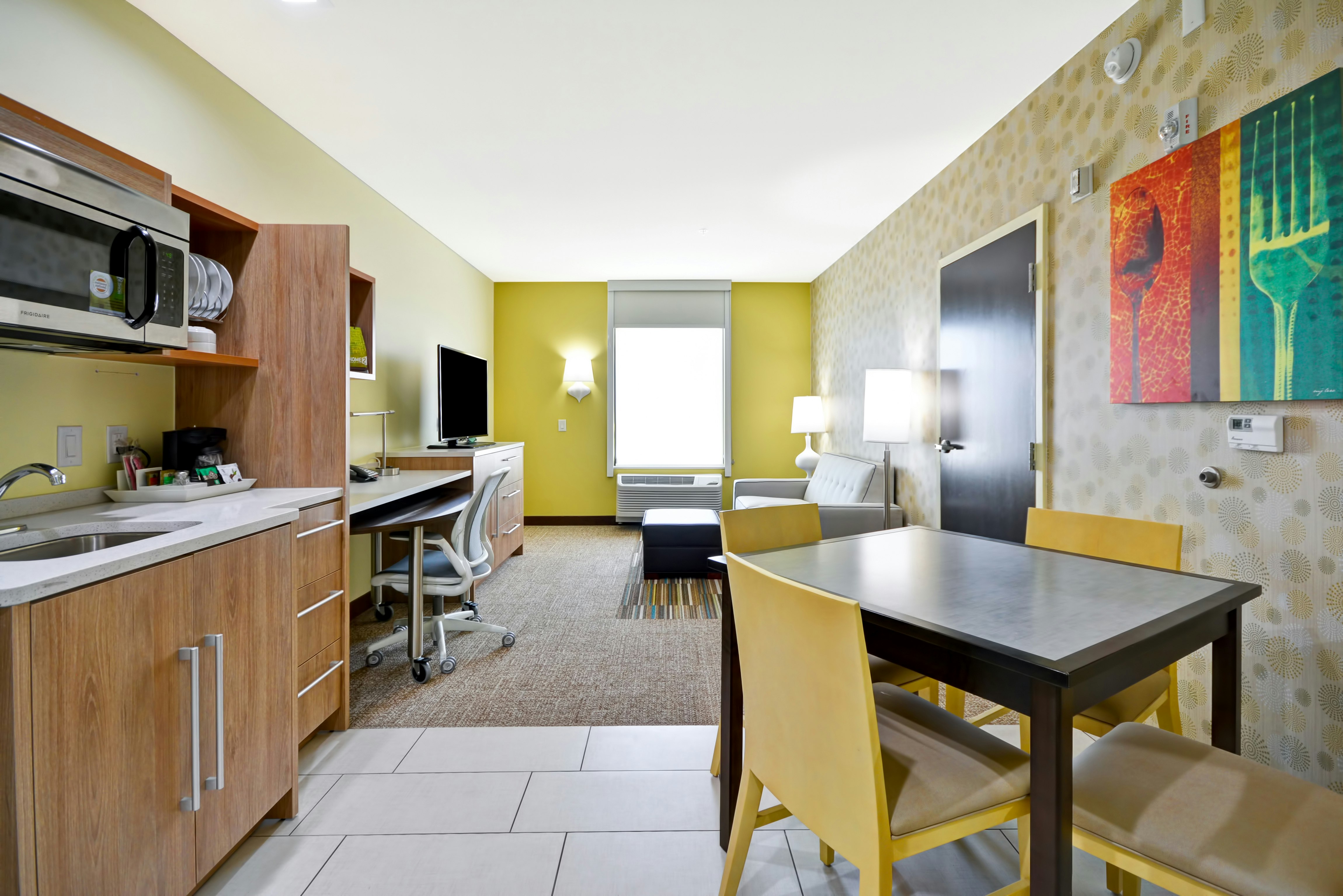 1 KING 1BDRM SUITE NONSMOK