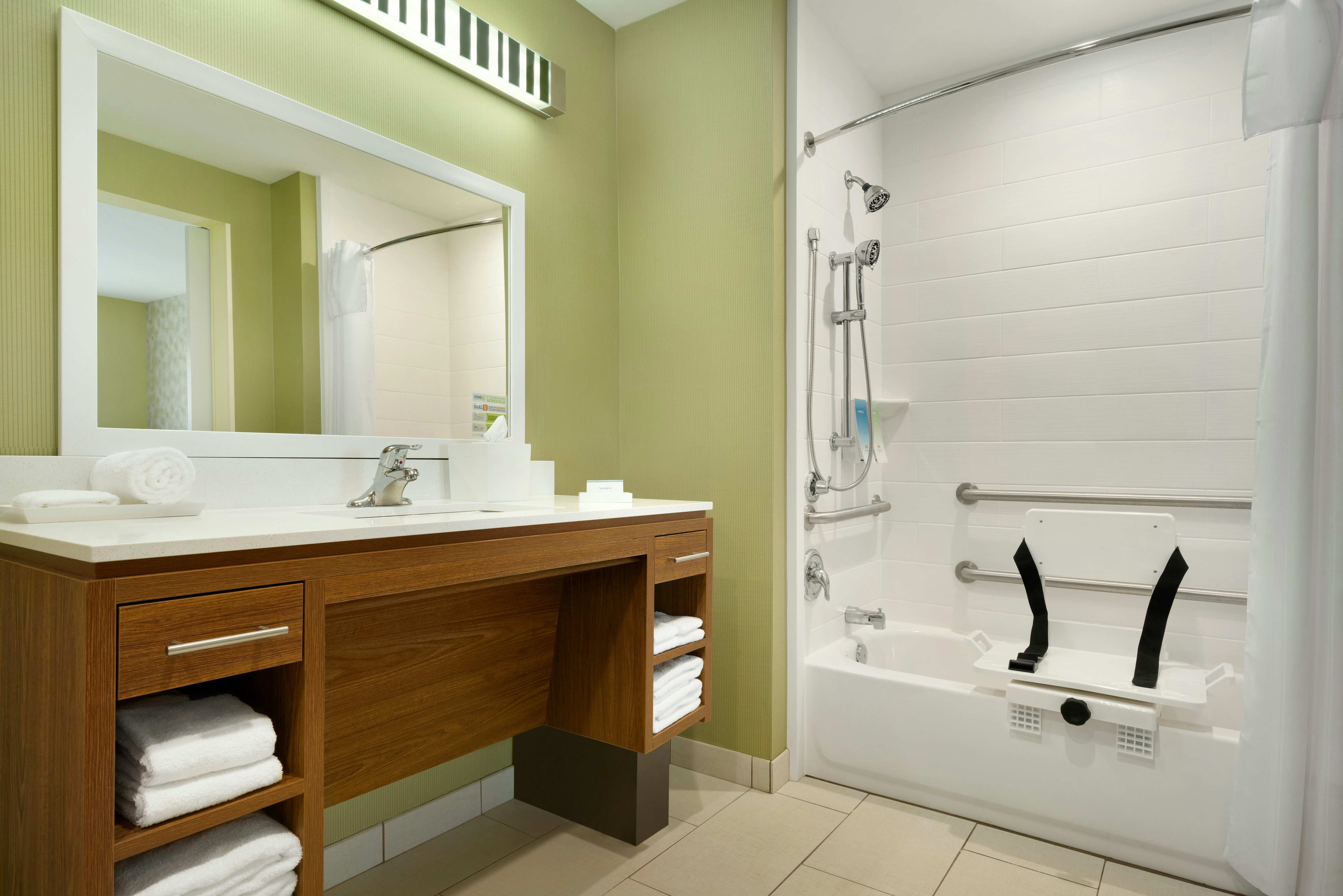 2QN MOB/HR ACC TUB STUDIO
