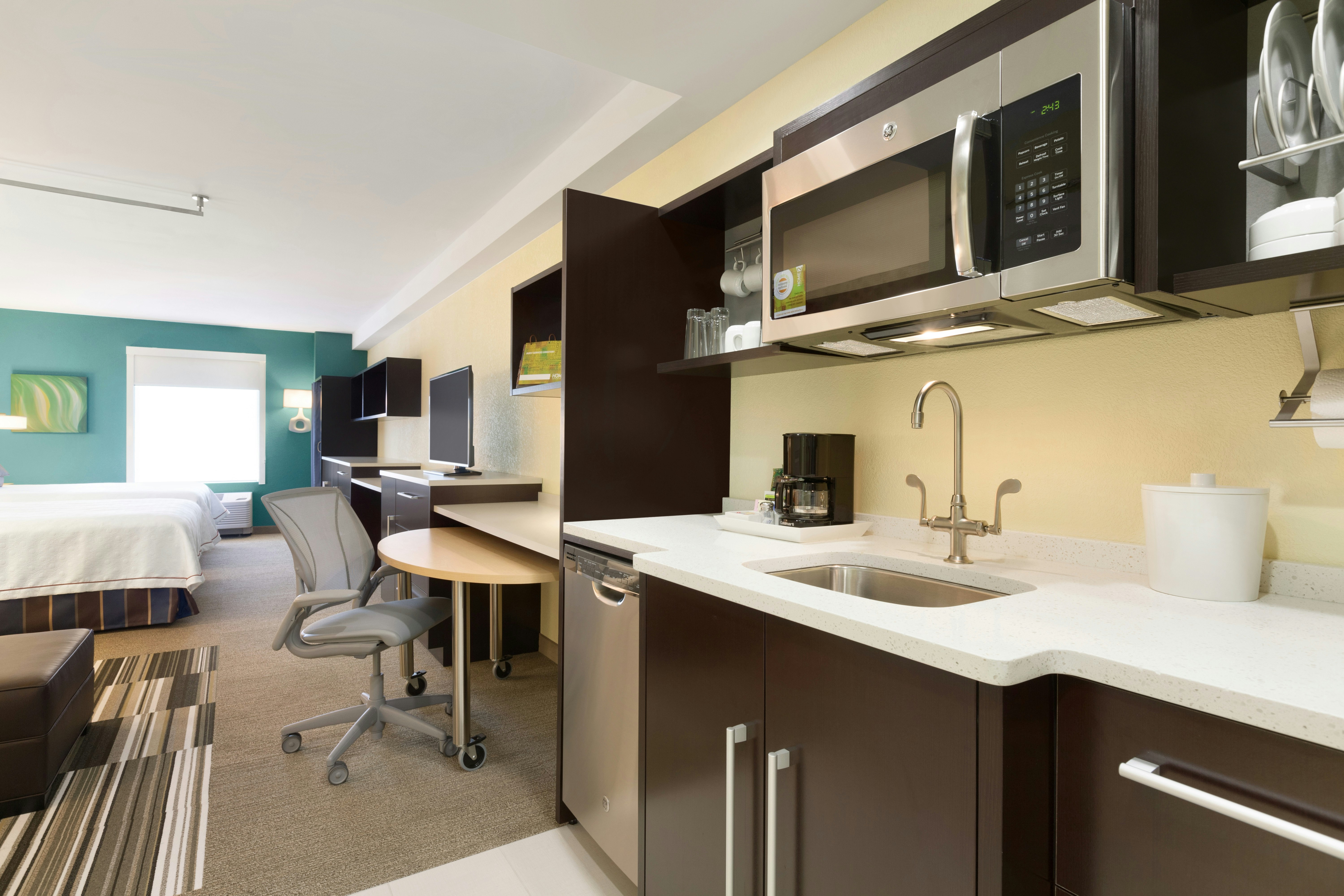2 QN BEDS STUDIO NONSMOK