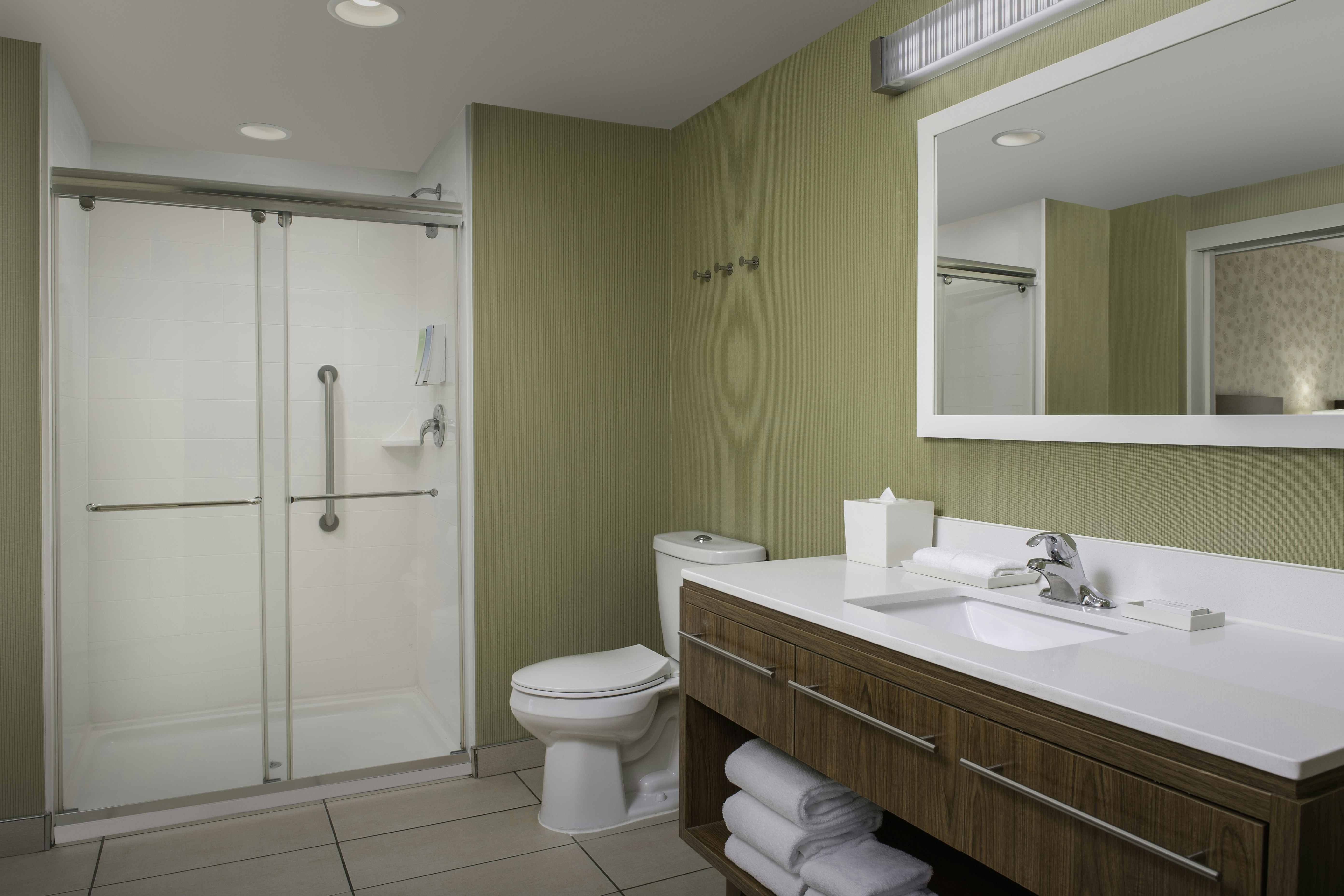 1 KING 1BDRM SUITE NONSMOK