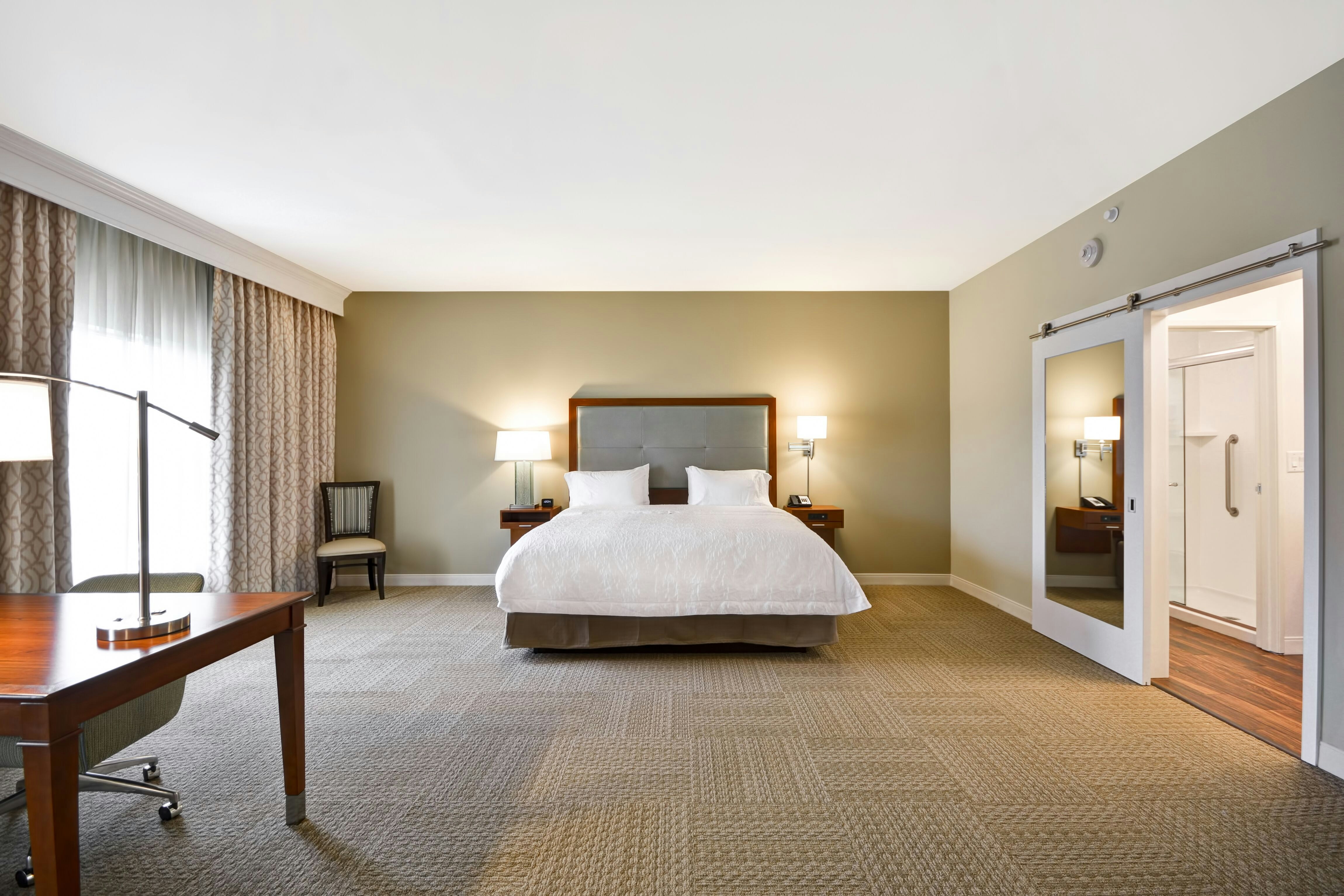 Hampton Inn & Suites Charleston Airport