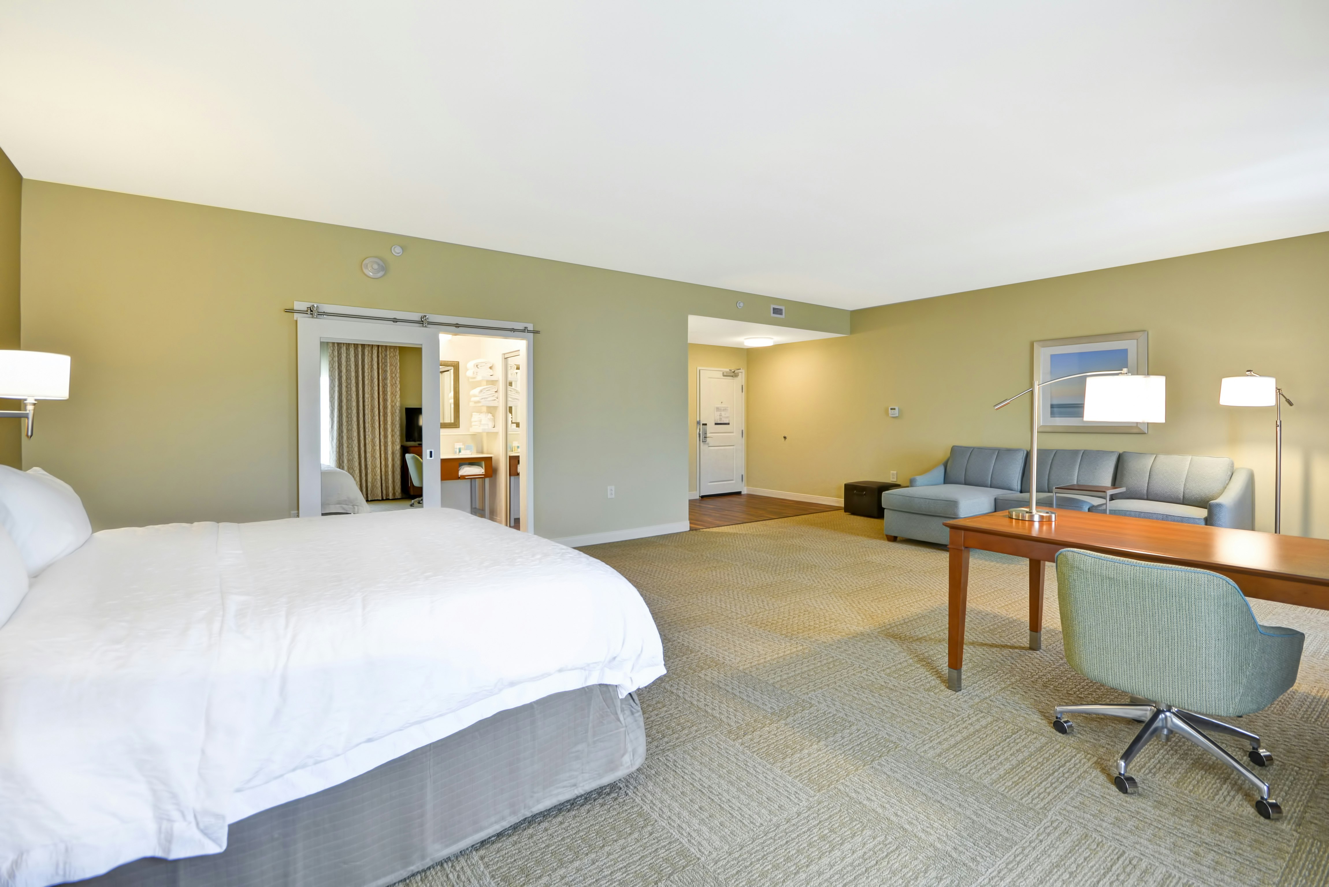 Hampton Inn & Suites Charleston Airport