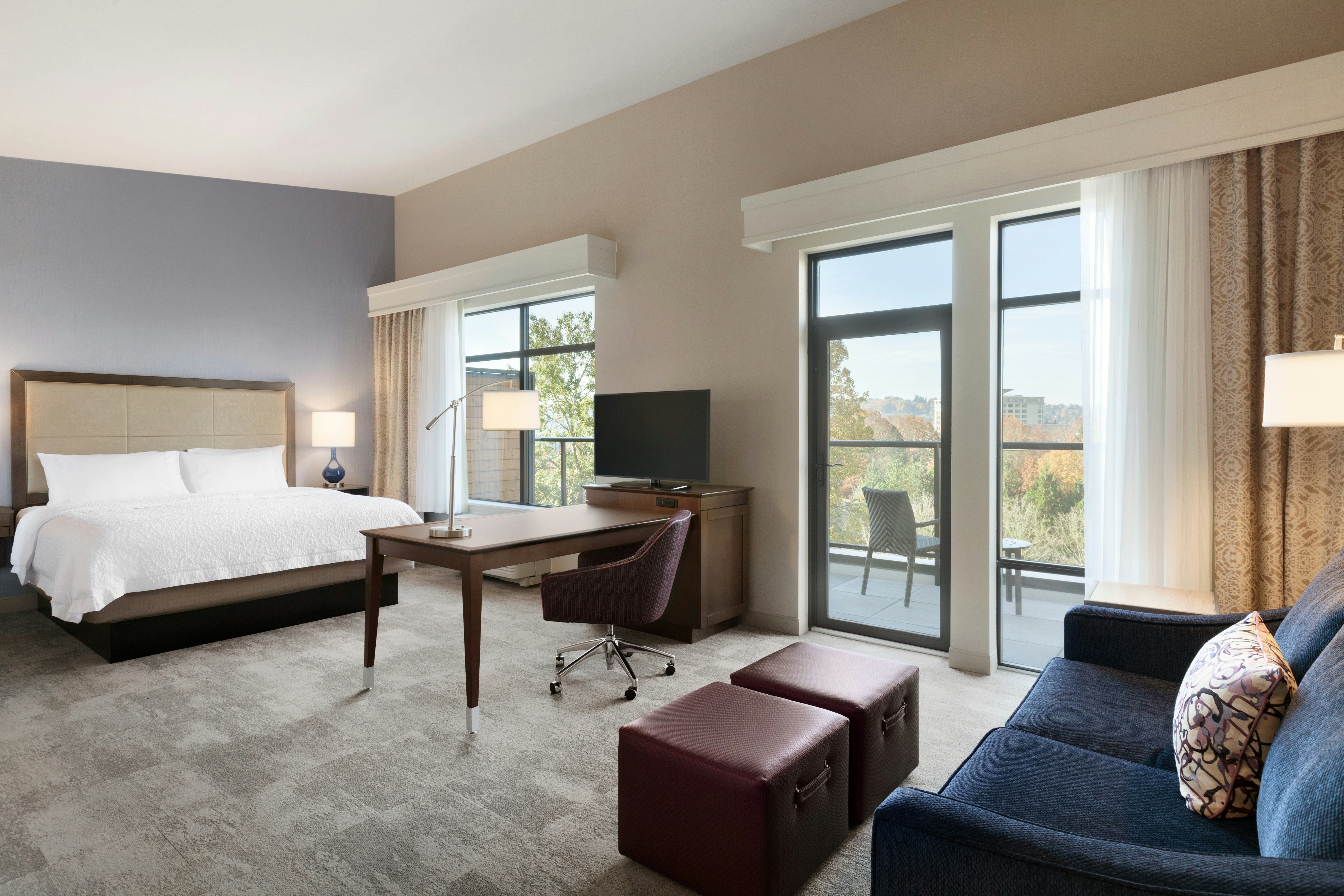 Hampton Inn and Suites Seattle/Renton