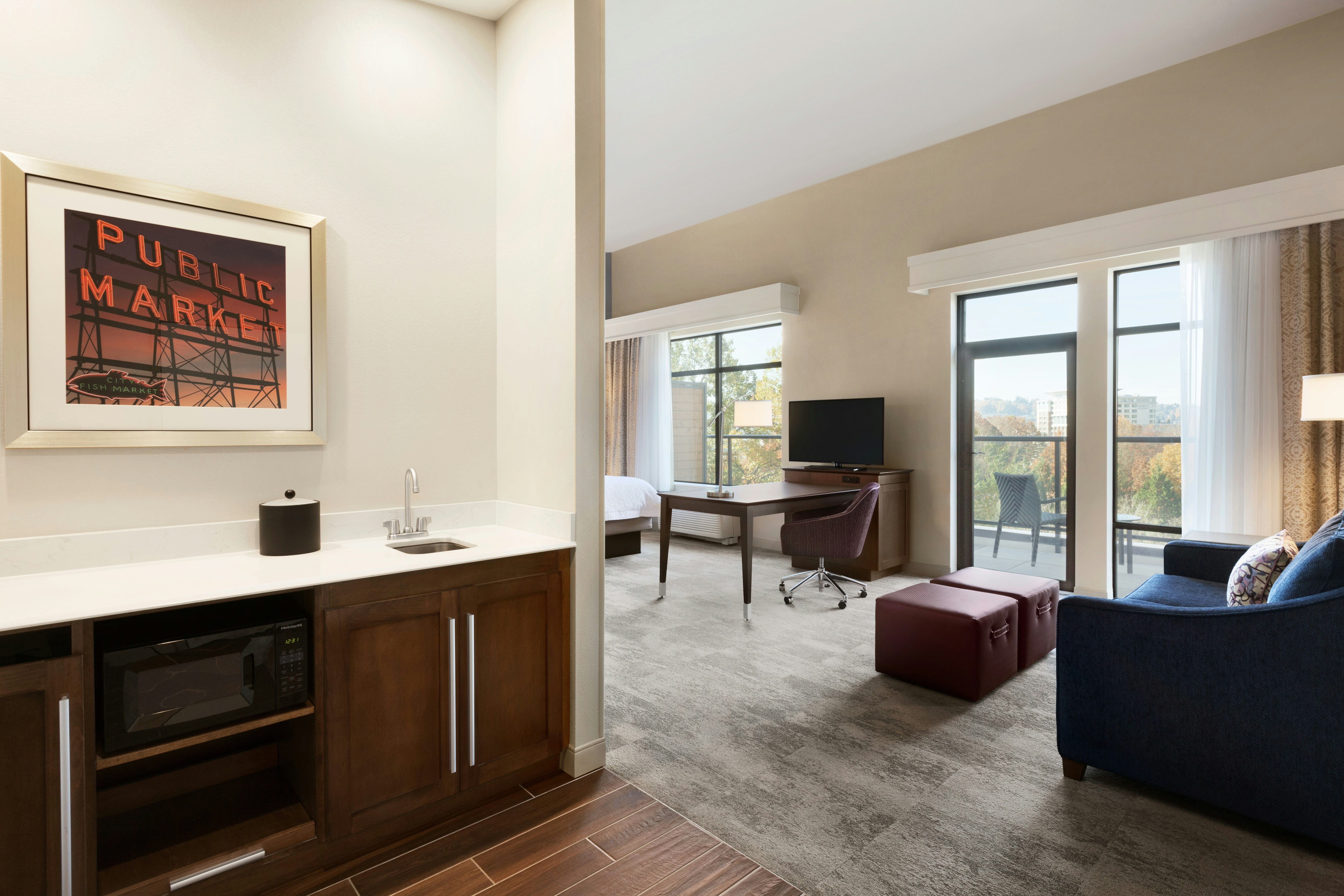 Hampton Inn and Suites Seattle/Renton