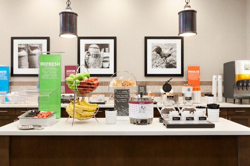 Hampton Inn and Suites Seattle/Renton