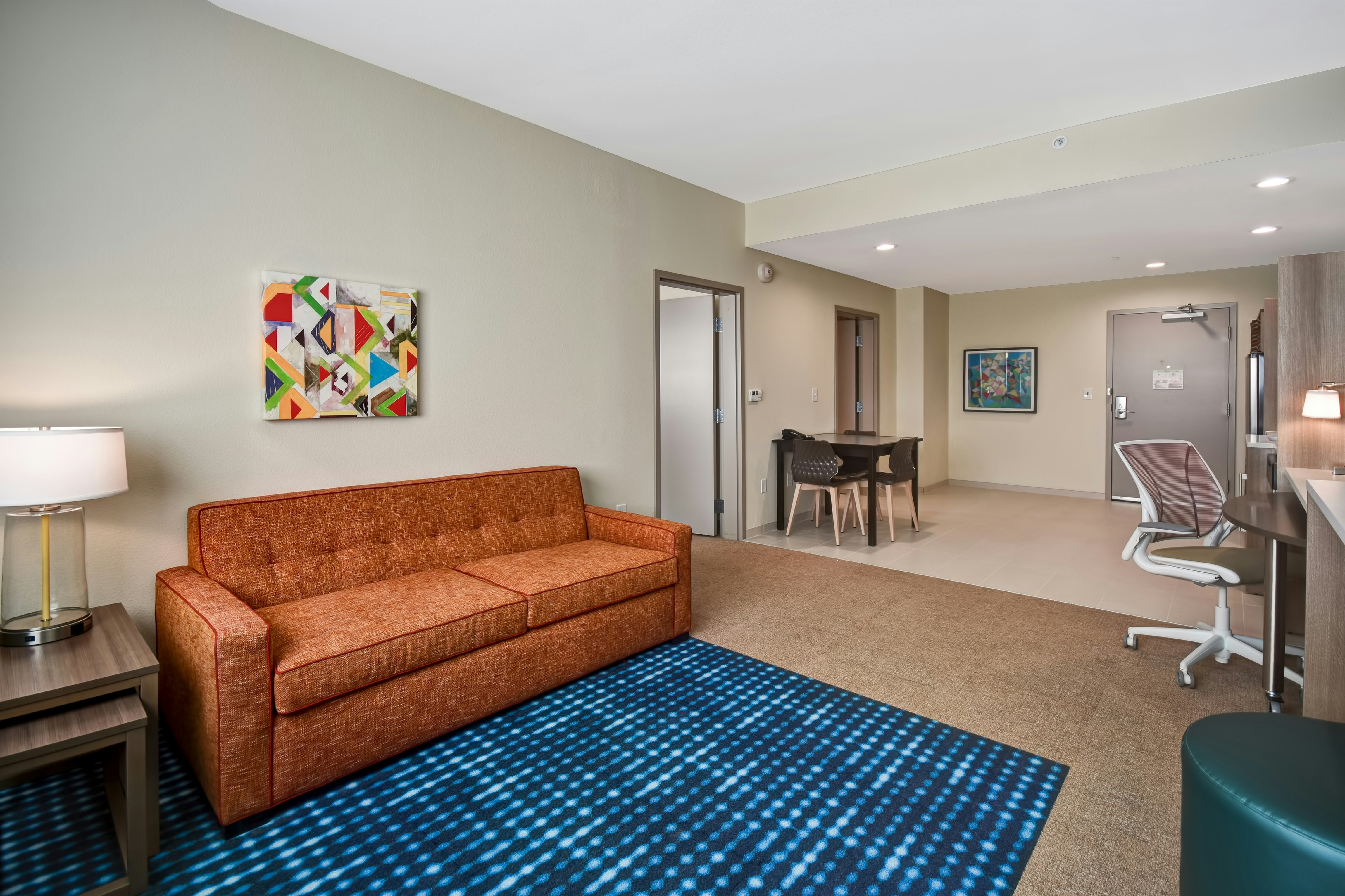 1 KING 1BDRM SUITE NONSMOK