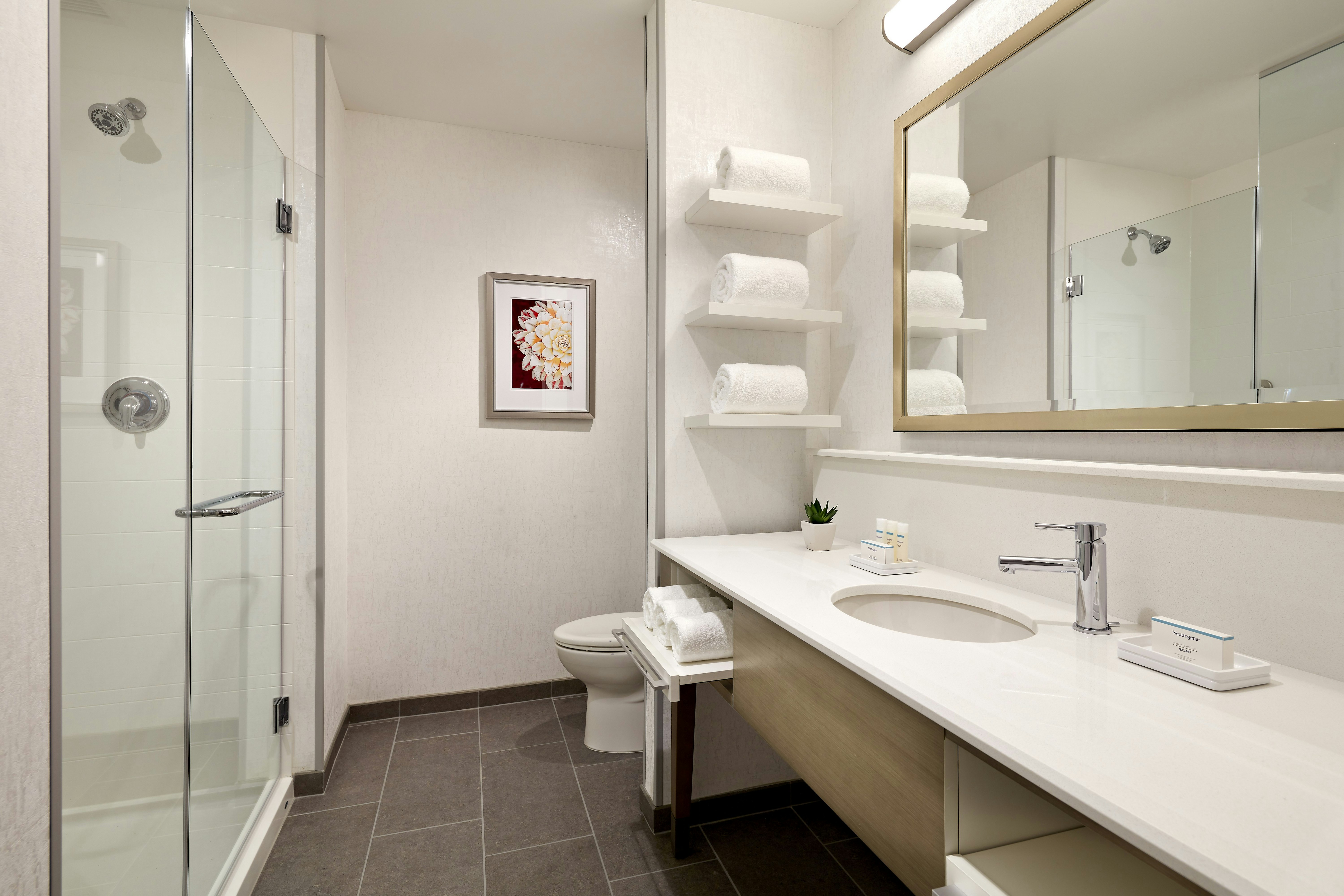 Hampton Inn Long Beach Airport