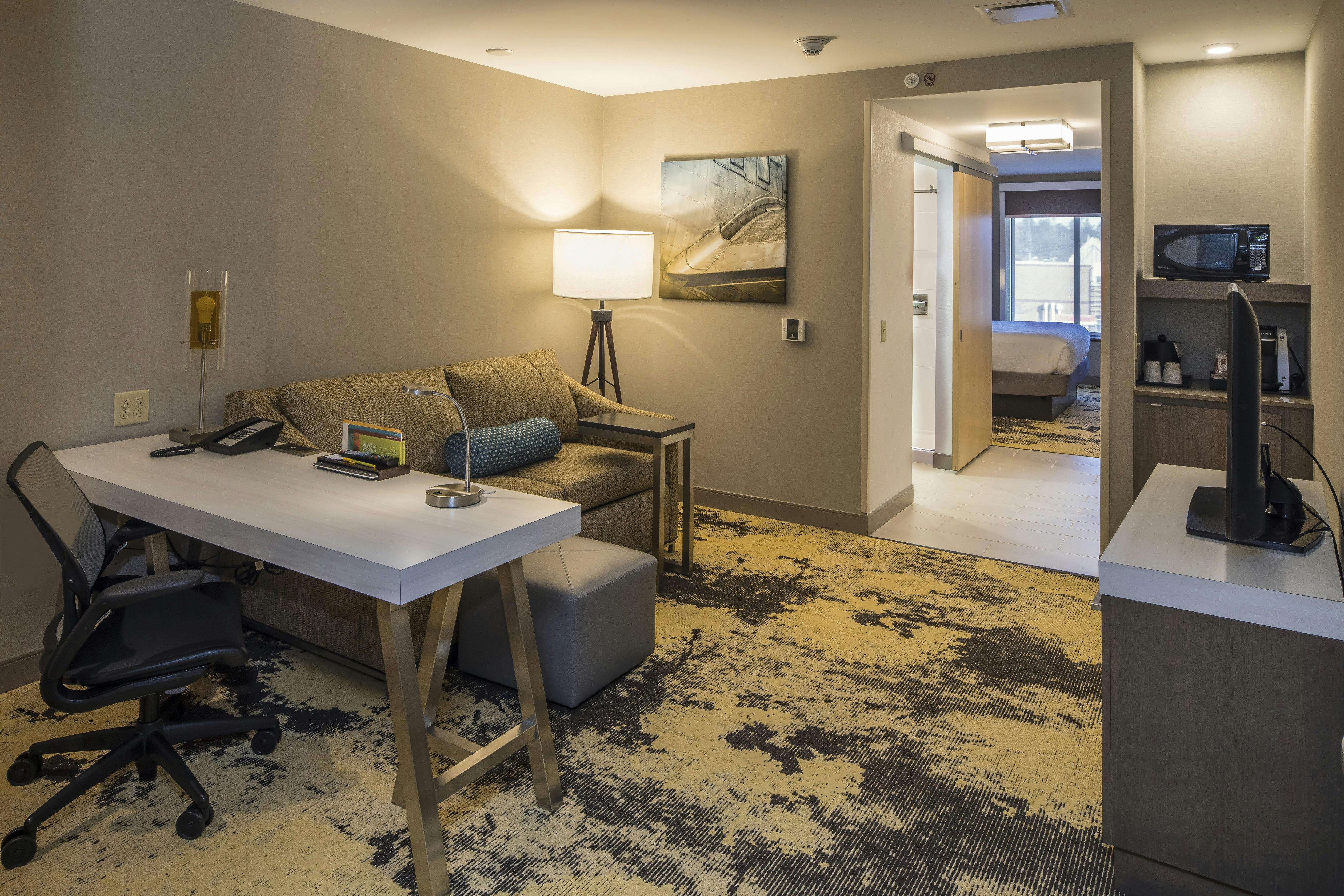 1 KING BED JUNIOR SUITE